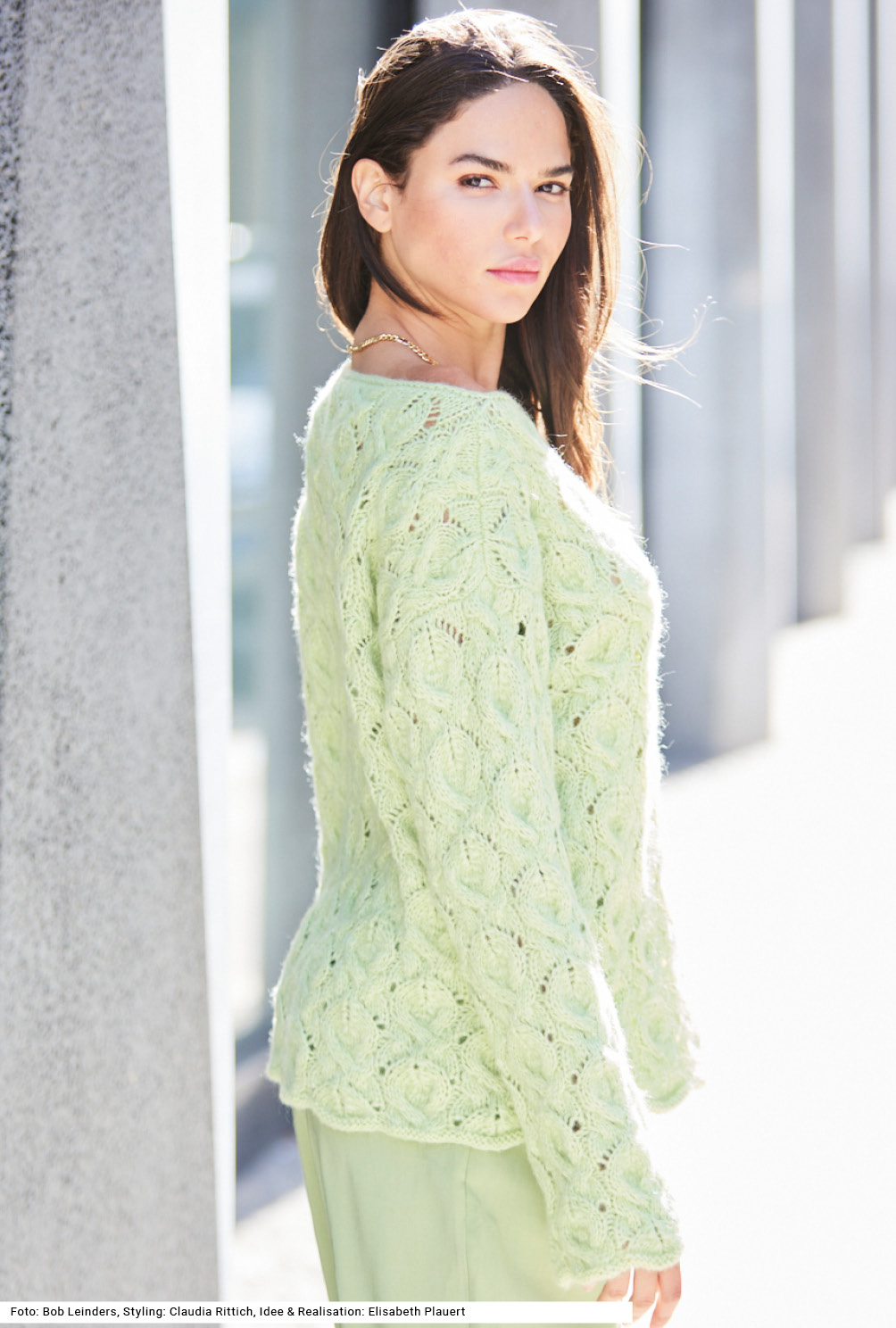 Modellansicht Bild 4: Pullover mit Blattmuster in Hellgrün