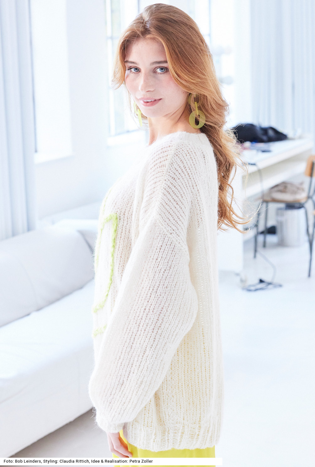 Modellansicht Bild 3: Pullover mit Stickerei