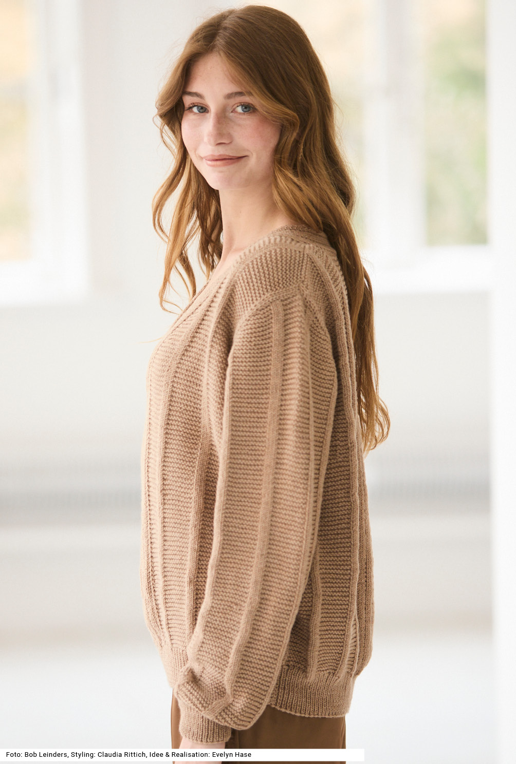 Modellansicht Bild 3: Pulli mit V-Ausschnitt