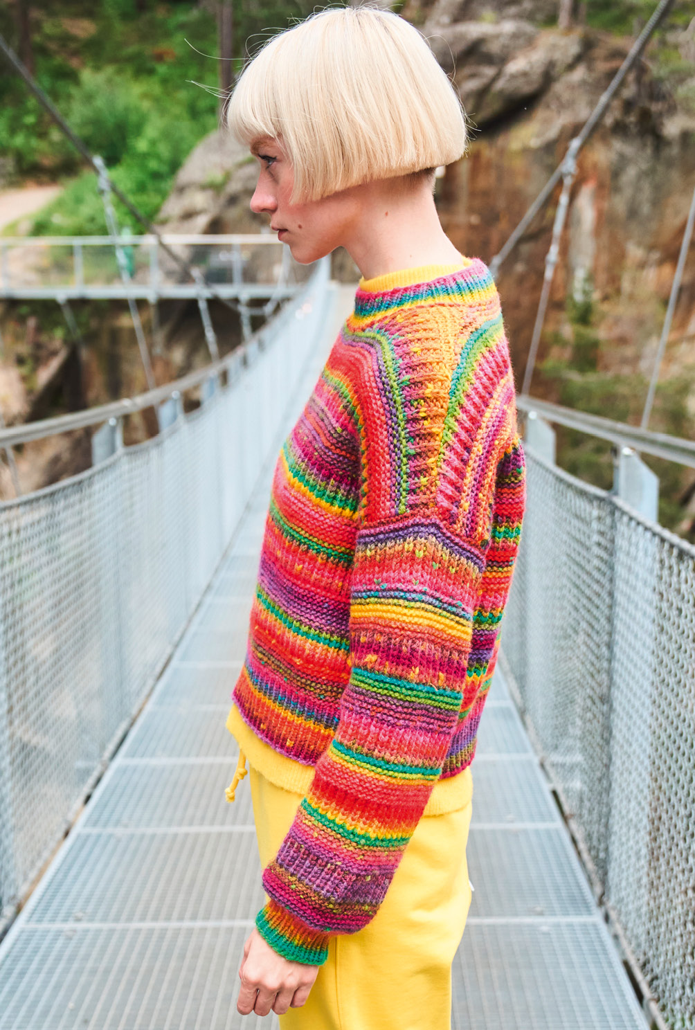 Modellansicht Bild 4: Pulli im Farbverlaufgarn
