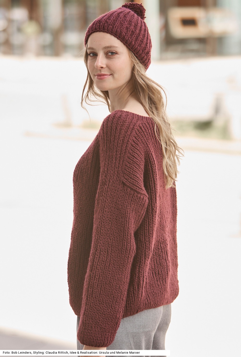 Modellansicht Bild 3: Pulli und Mütze mit Patentmuster