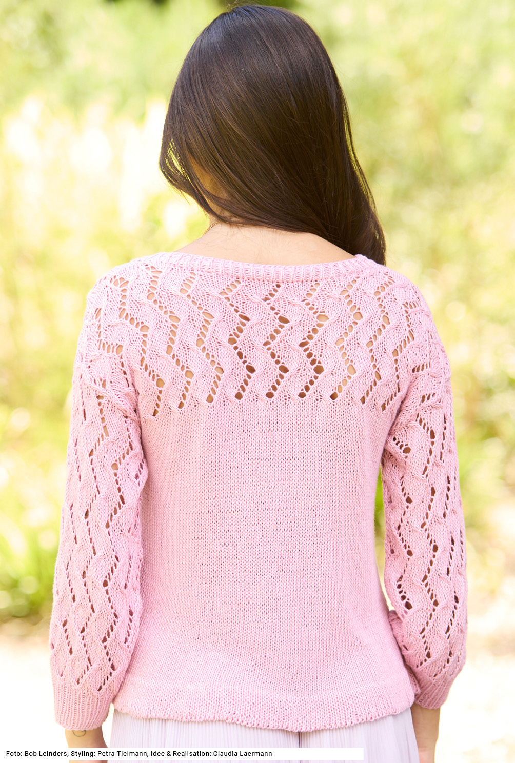 Modellansicht Bild 5: Pulli mit Ajourzopfmuster