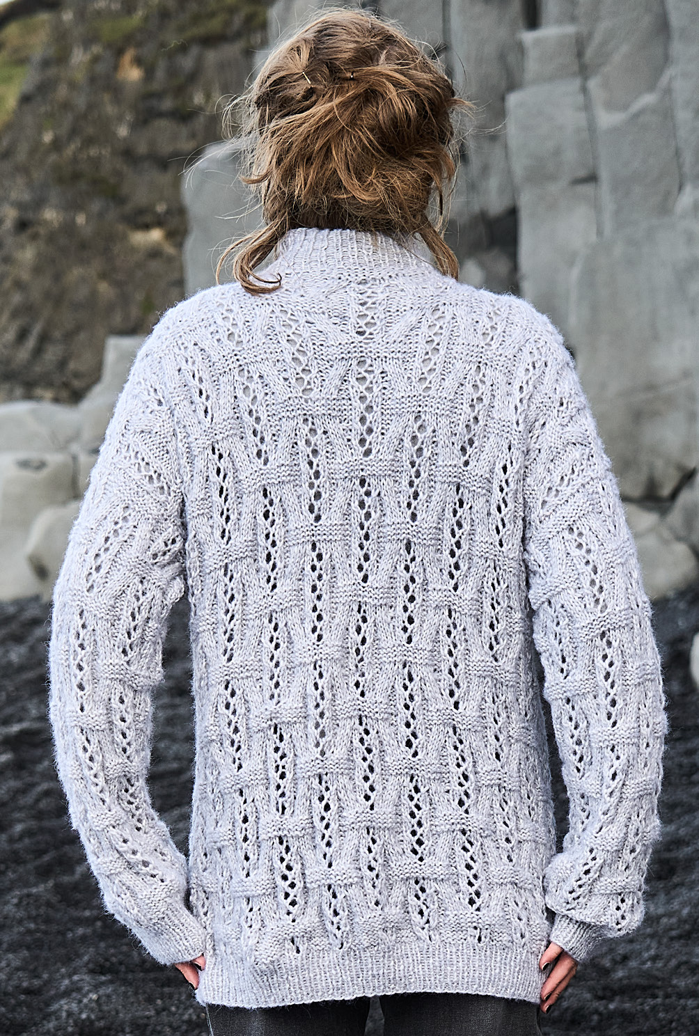 Modellansicht Bild 4:  Pulli im Struktur-Lochmuster