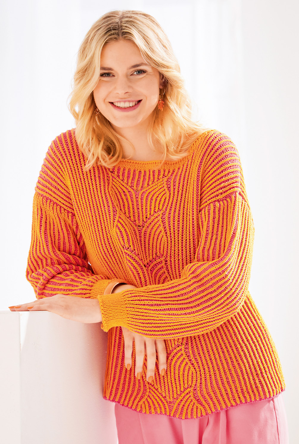 Pulli im zweifarbigem Patentmuster in Orange/Fuchsia