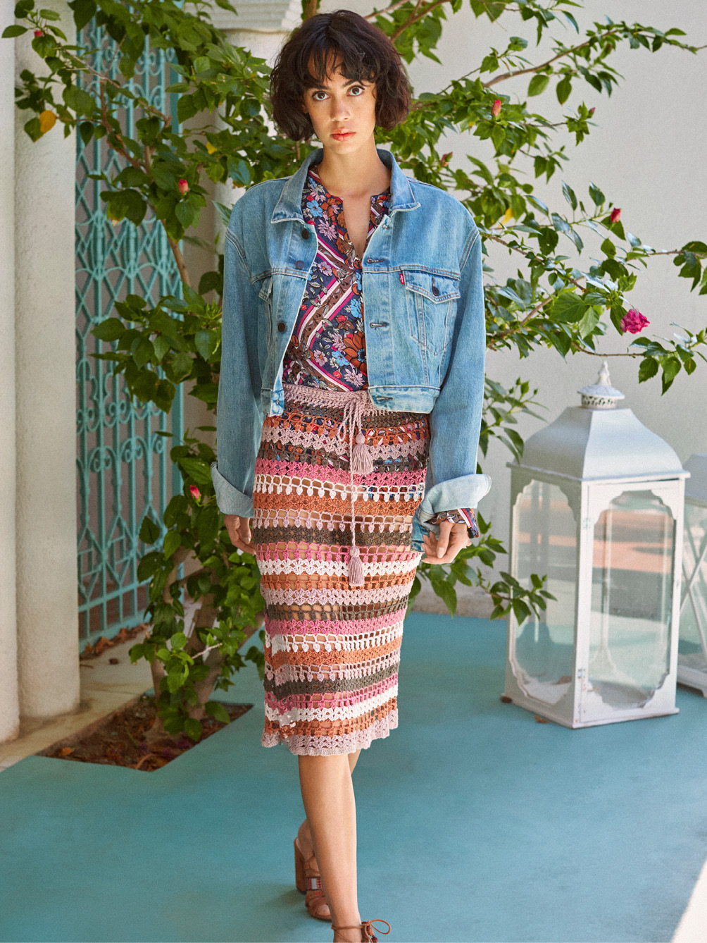 Modellansicht Bild 1: Häkelrock im Boholook