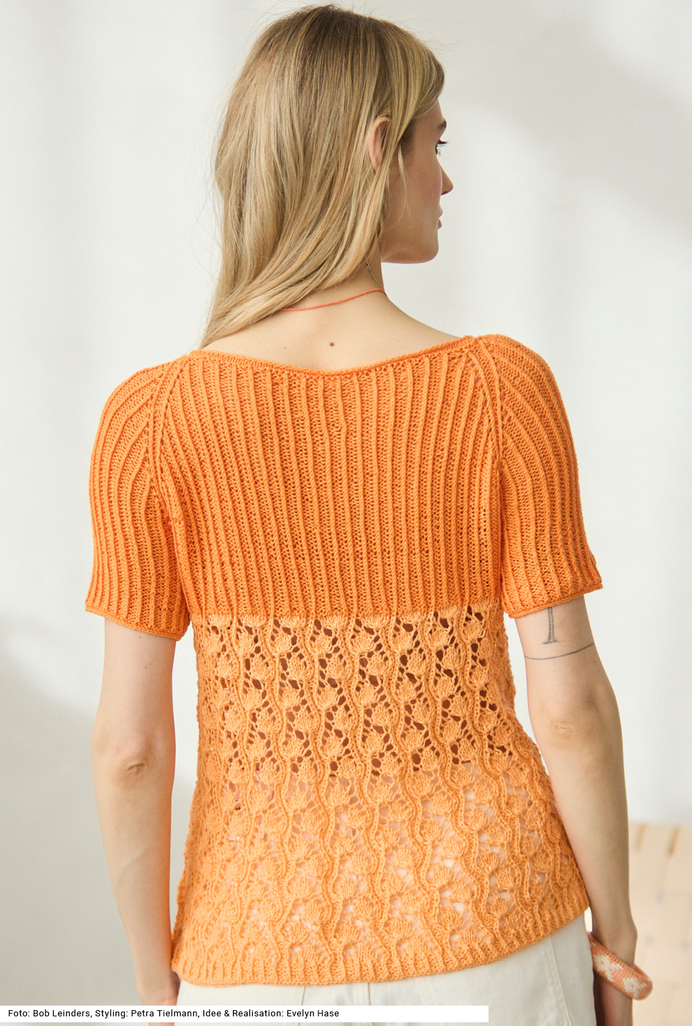 Modellansicht Bild 5: Raglanpullover und Tasche