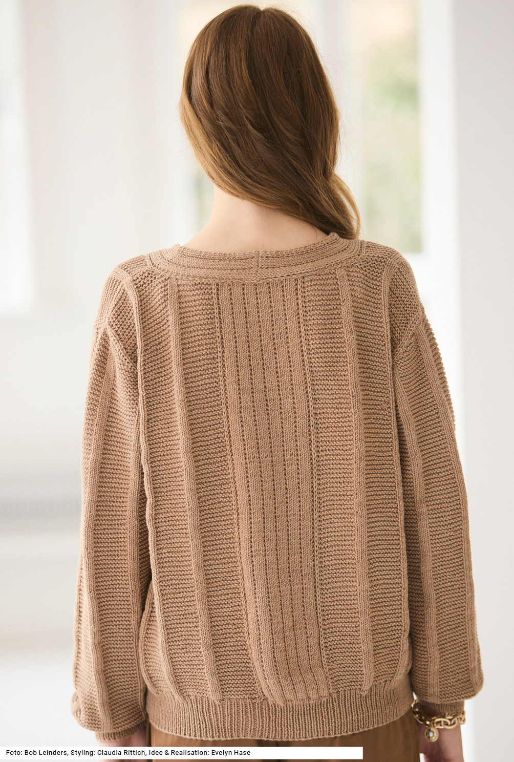Modellansicht Bild 5: Pulli mit V-Ausschnitt