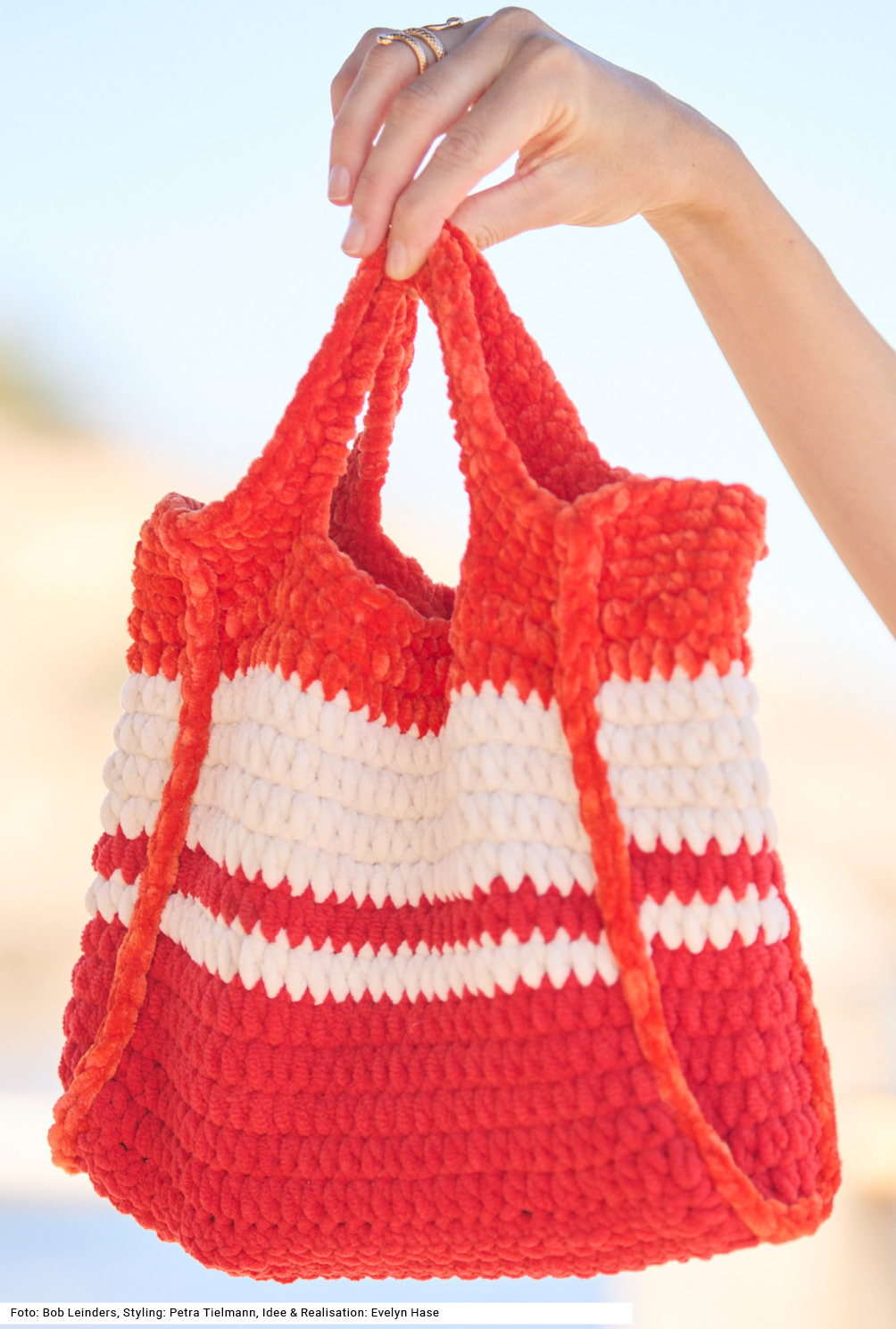 Modellansicht Bild 6: Pulli und Tasche