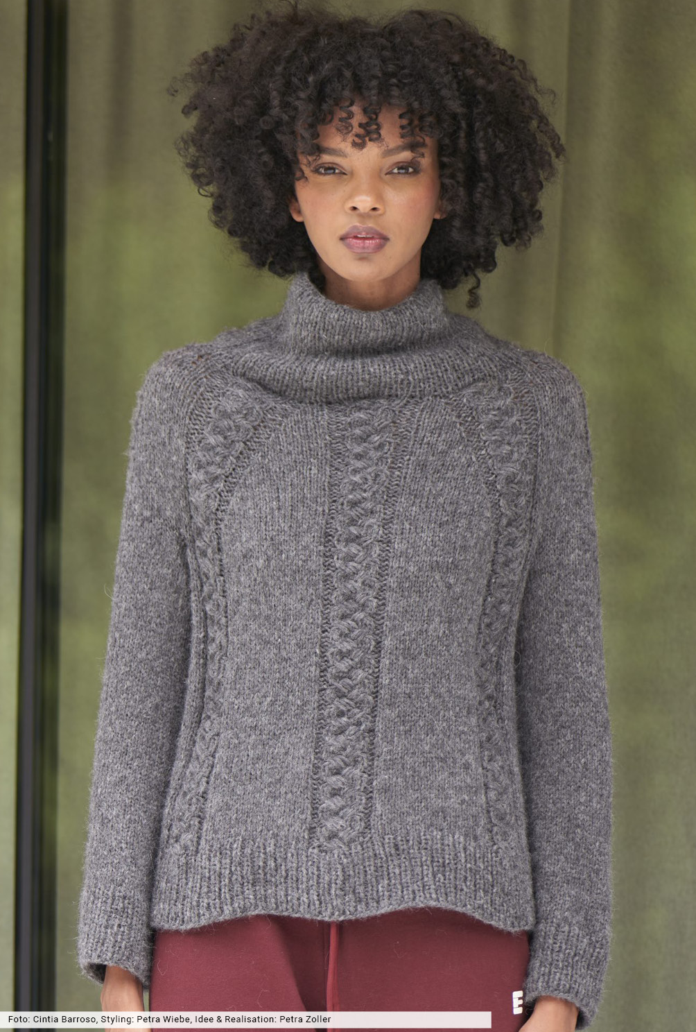 Modellansicht Bild 2: Pulli mit Rundpasse