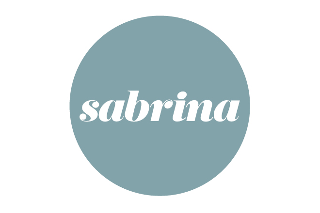 Markenlogo grau Sabrina Strickjournal