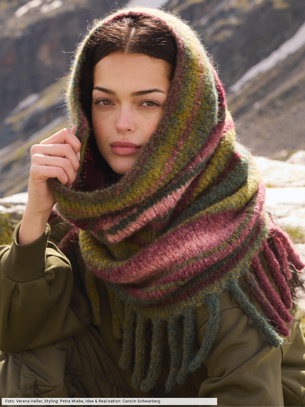 Modellansicht Bild 1: Loop im Farbverlauf mit Fransen