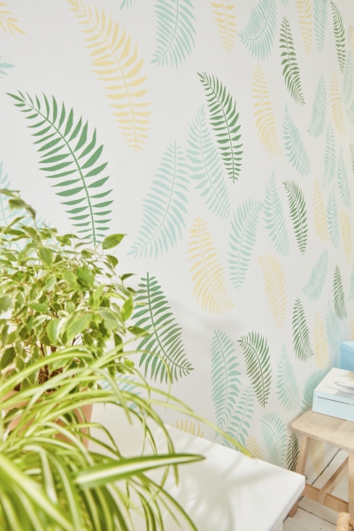 Tropische Blattmuster in sanften Pastelltönen, stilvoll und modern, perfekt für eine modische Raumgestaltung.