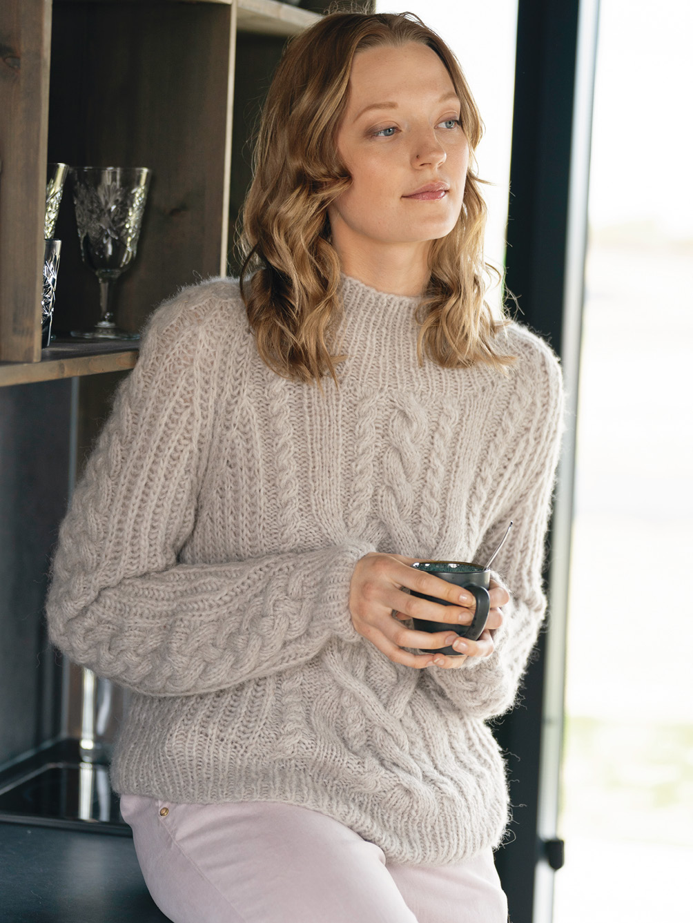 Modellansicht Bild 1: Rippenpulli mit Zopf