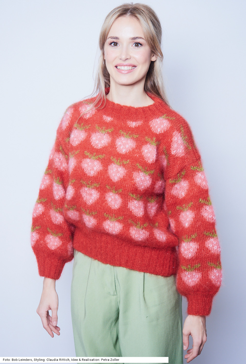 Pulli mit Erdbeermotiven in Rot, Pink, Weiß und Grün