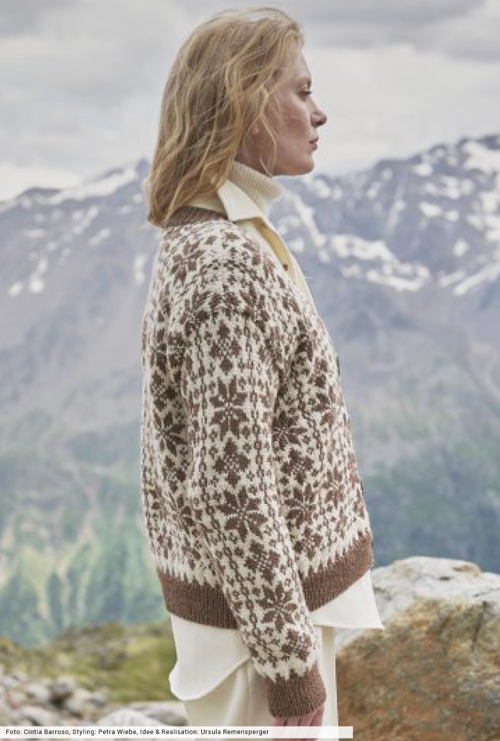Modellansicht Bild 4: Cardigan mit Eiskristallen