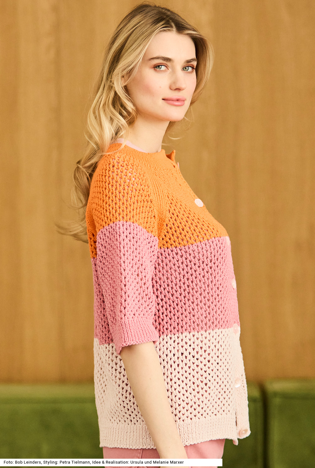 Modellansicht Bild 4: Jacke mit Lochmuster