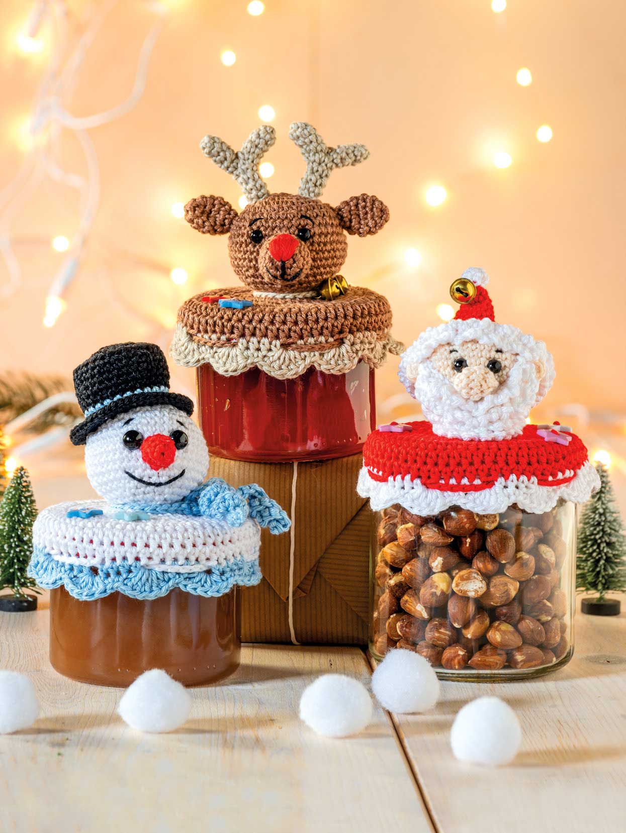 Handgemacht, farbenfroh, süße Muster: Rudolph, Schneemann, Weihnachtsmann. Ideal für DIY-Dekoration.