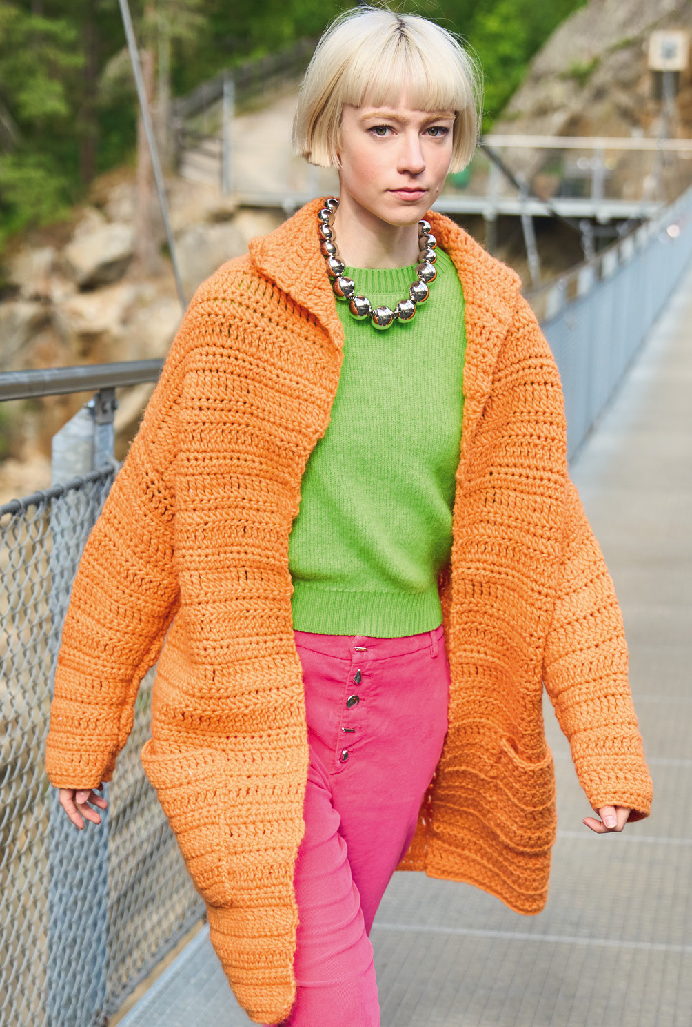 Modellansicht Bild 2: Gehäkelter Mantel