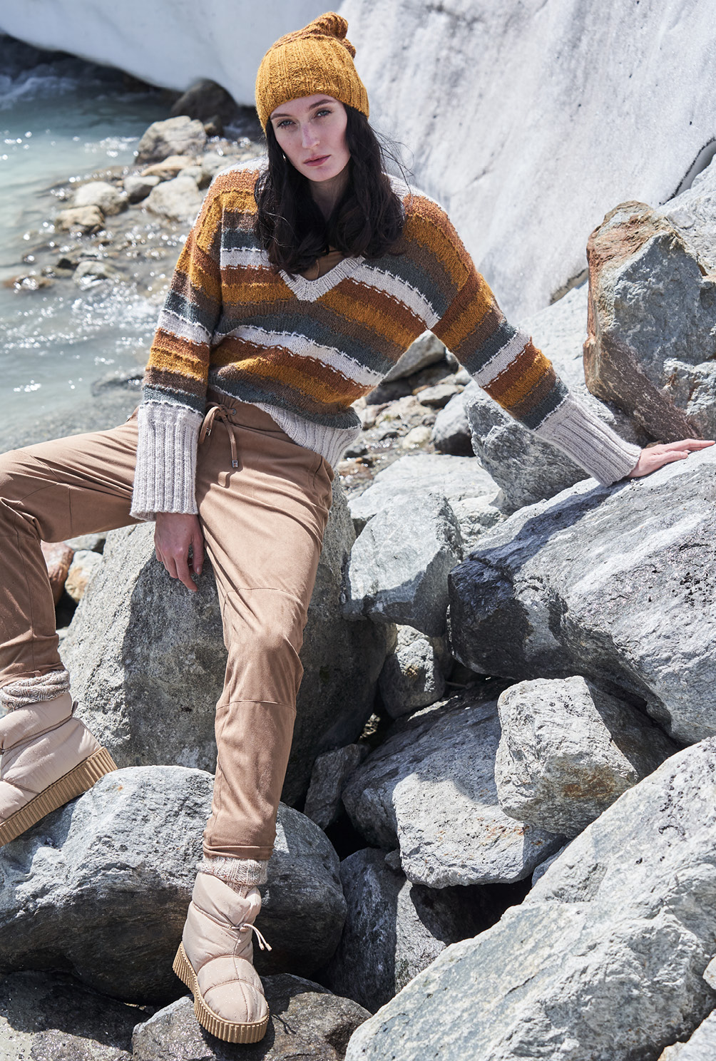 Modellansicht Bild 6: Pulli und Mütze mit südafrikanischem Flair