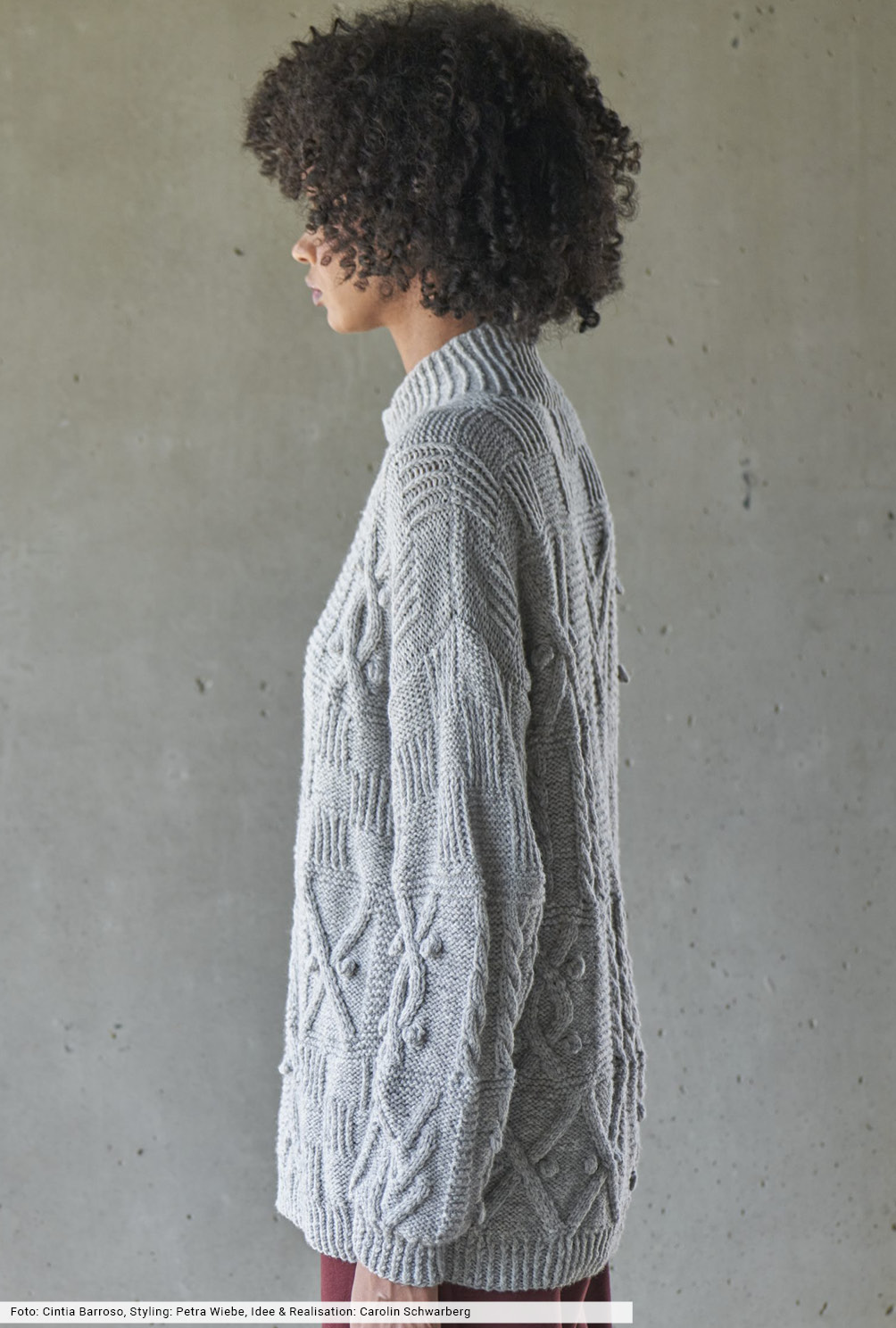 Modellansicht Bild 3: Grauer Mustermix-Pulli