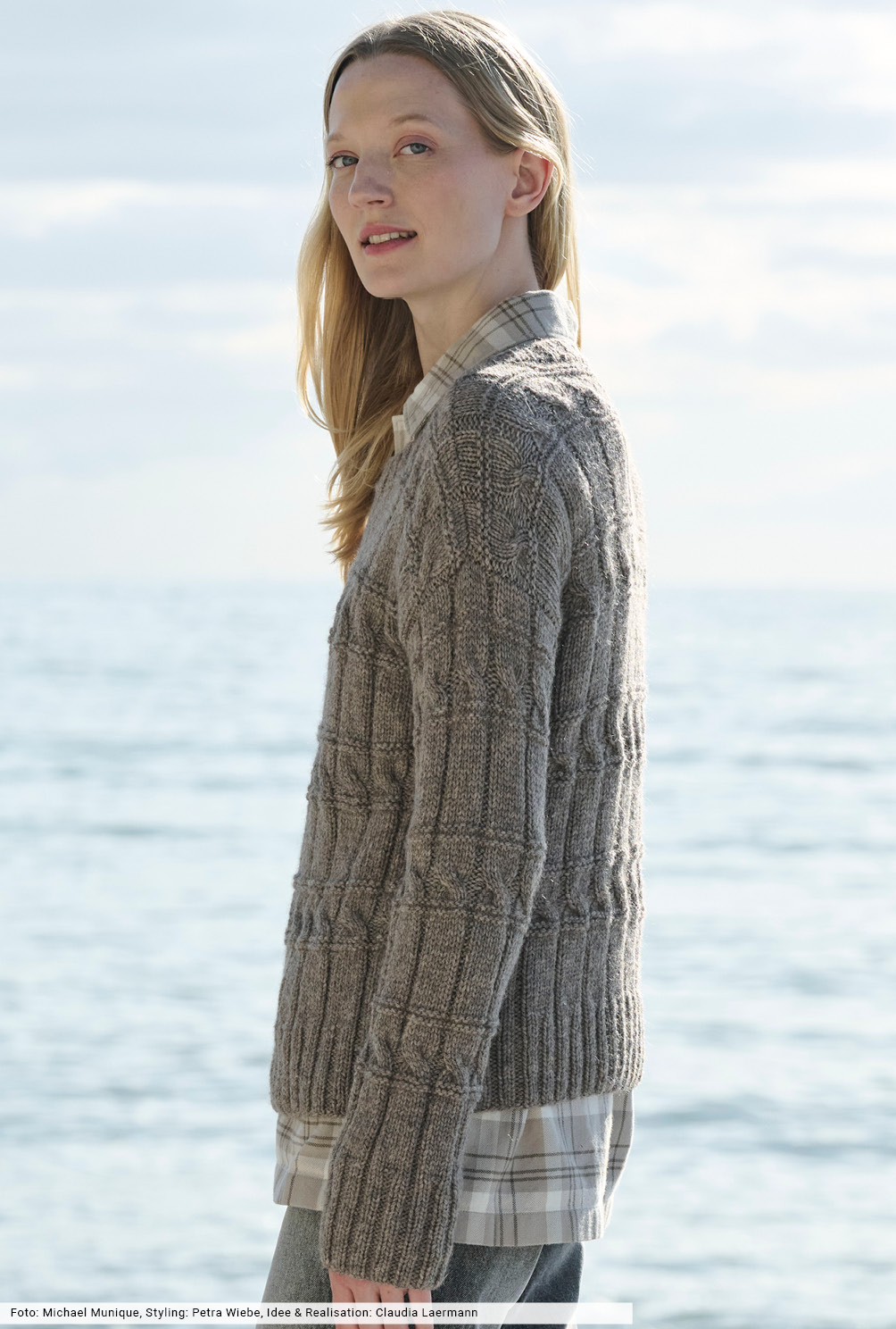 Modellansicht Bild 3: Pulli mit Zopfrippen