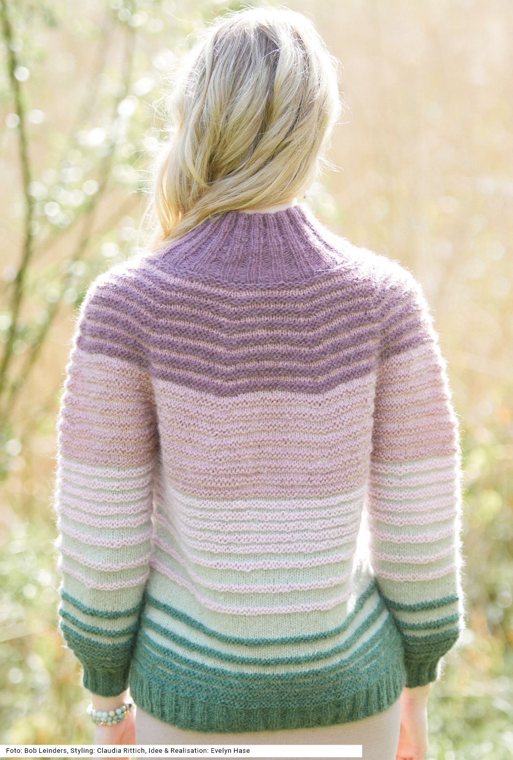 Modellansicht Bild 5: Rundpassen-Pulli mit Streifen in Grün- und Rosatönen