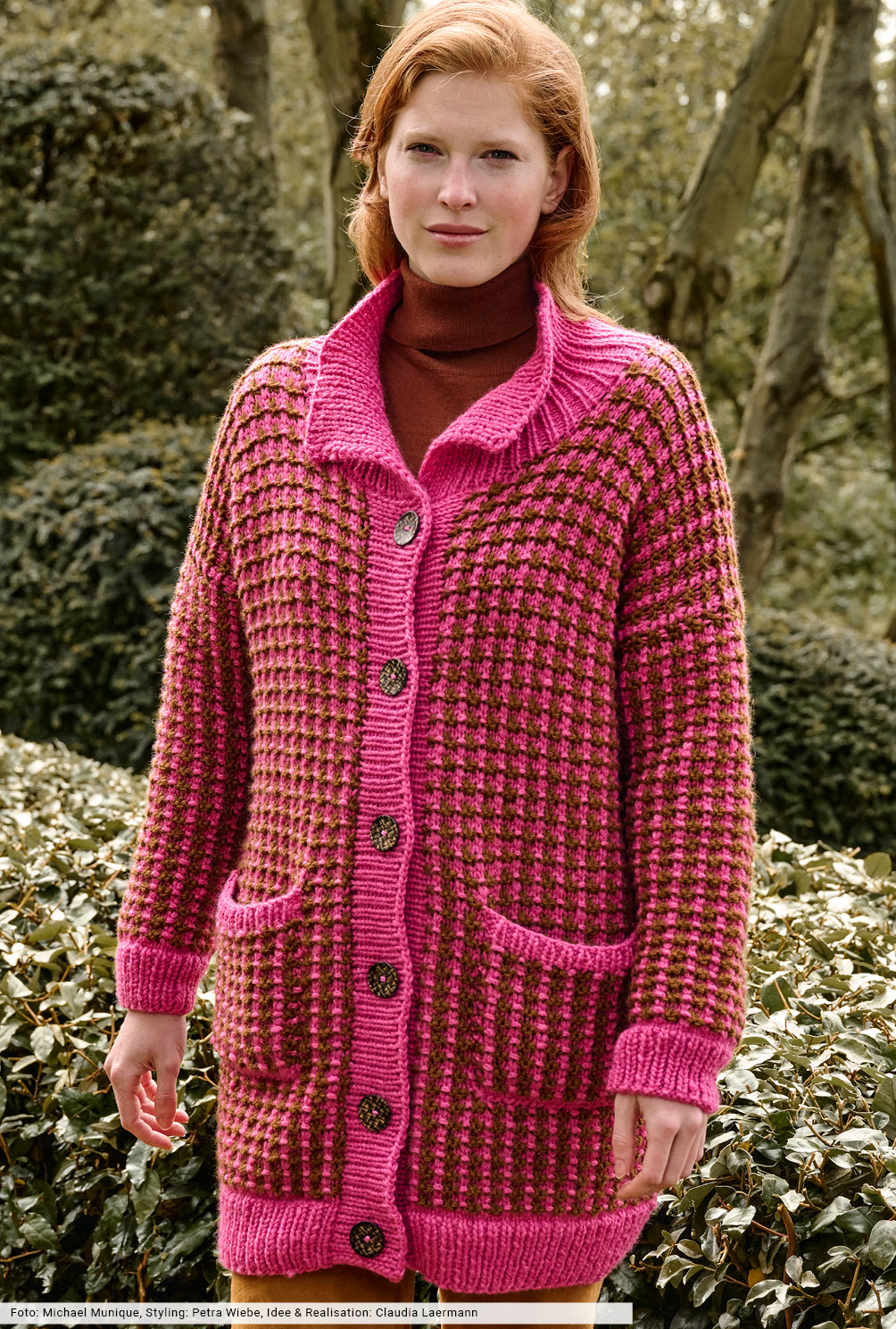 Modellansicht Bild 2: Jacke im Hebemaschenmuster