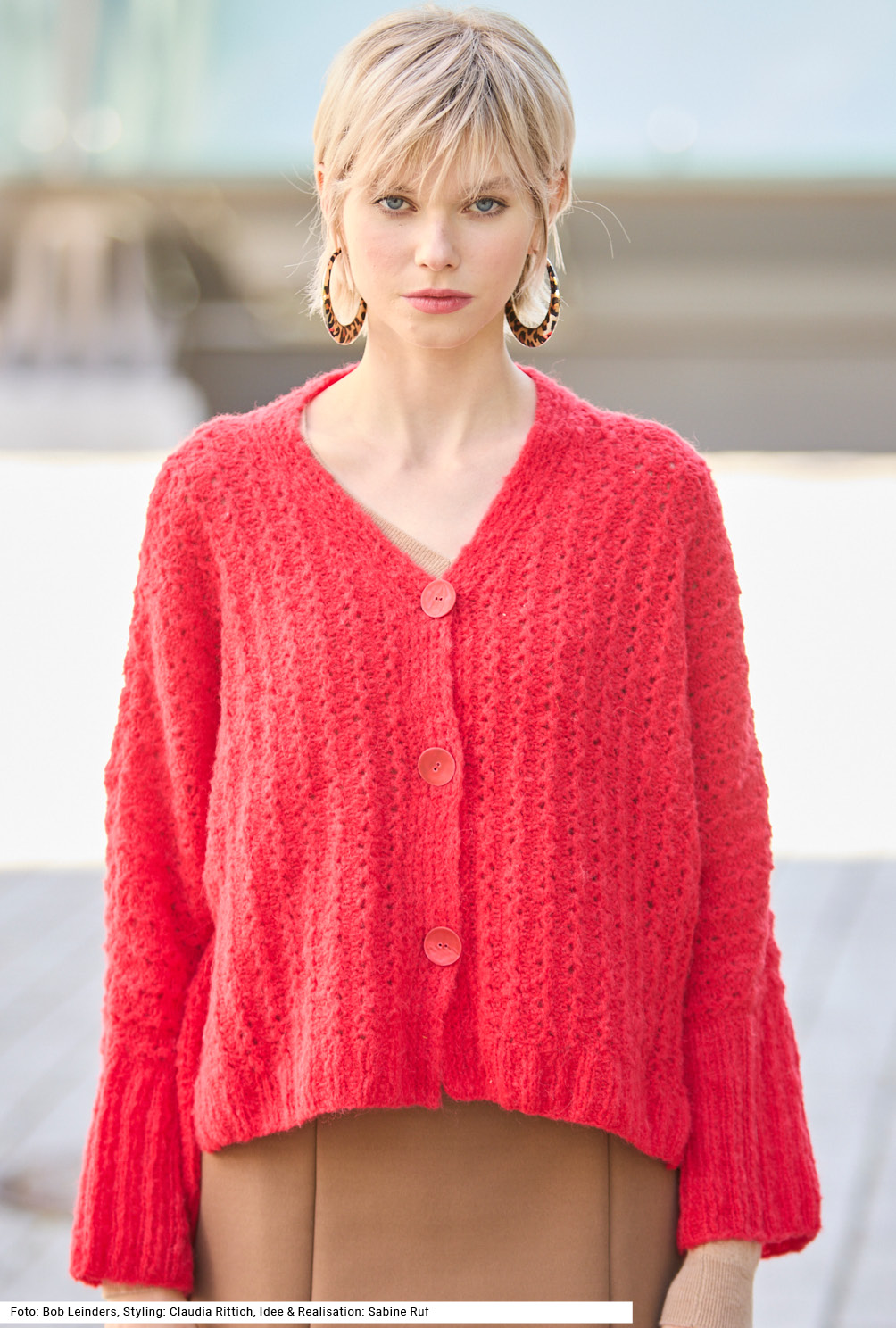 Modellansicht Bild 2: Jacke mit Fledermausärmeln