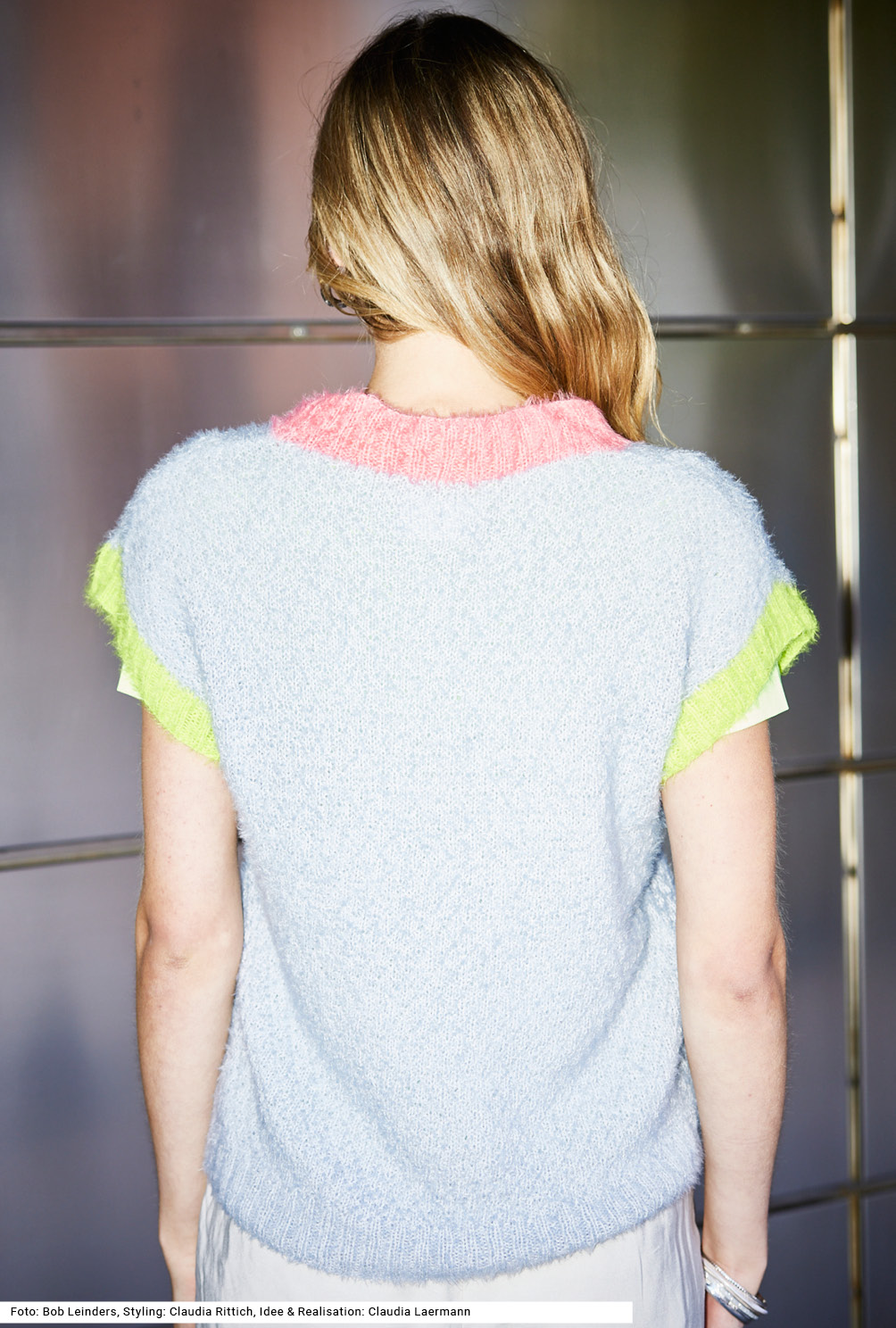 Modellansicht Bild 5: Pullunder mit farbigen Blenden