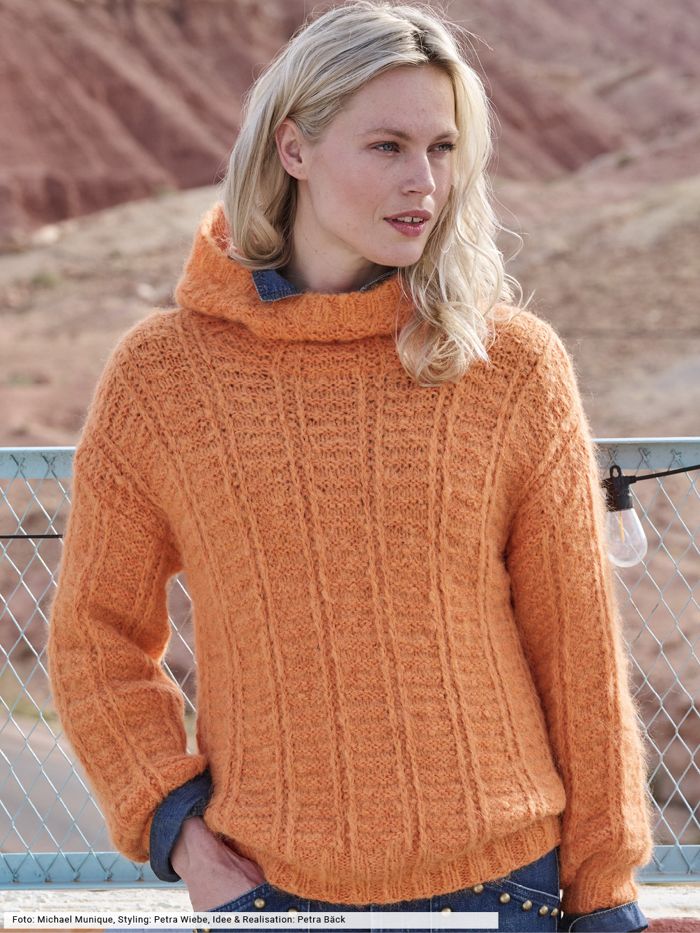 Modellansicht Bild 1: Pulli im Querrippen-Muster