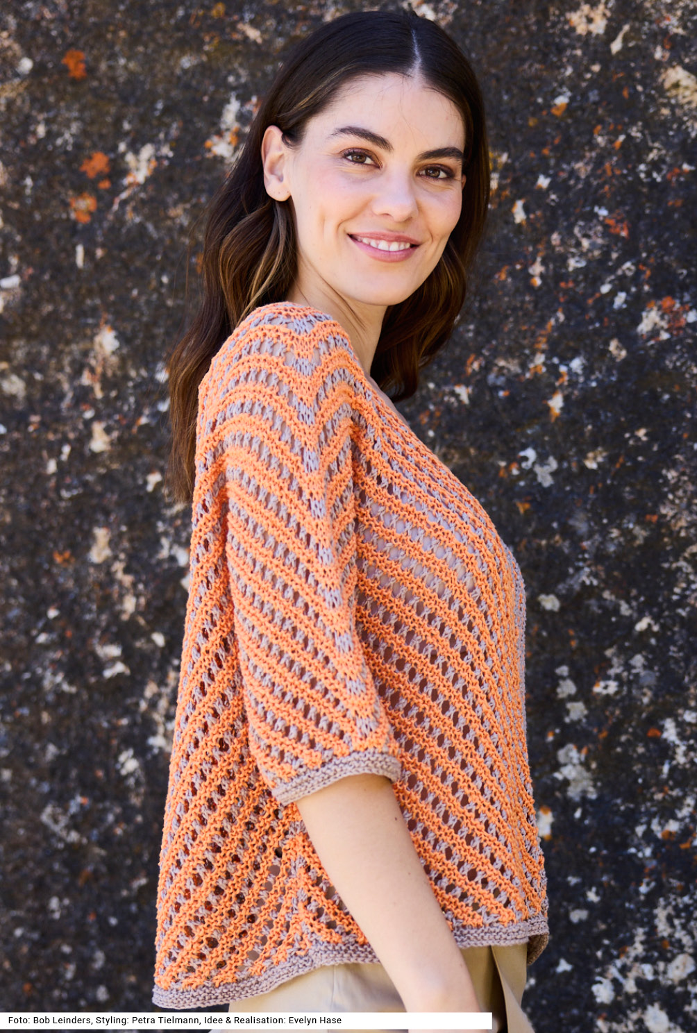 Modellansicht Bild 4: Diagonal gestrickter Pulli