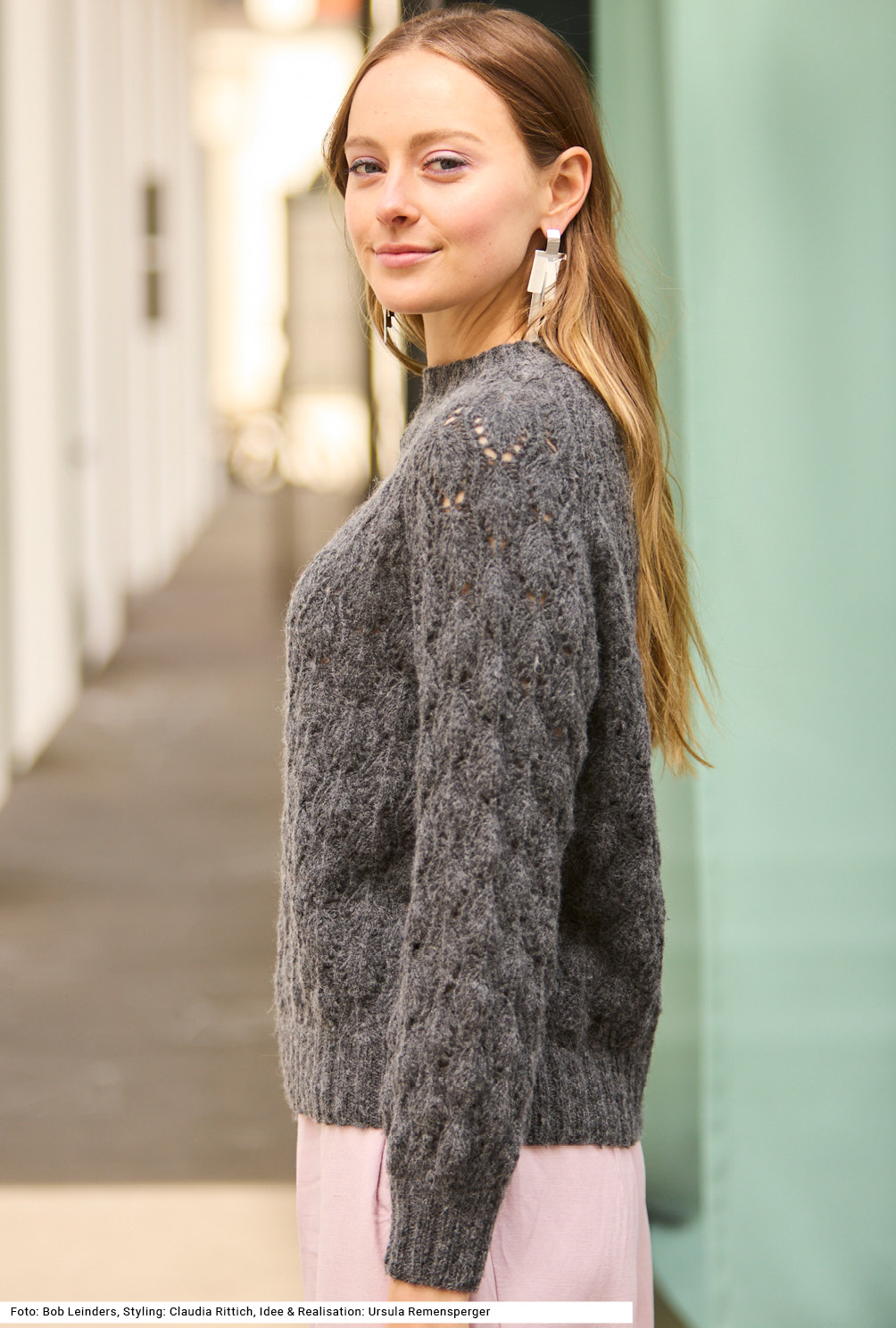 Modellansicht Bild 3: Raglanpulli mit Ajourmuster
