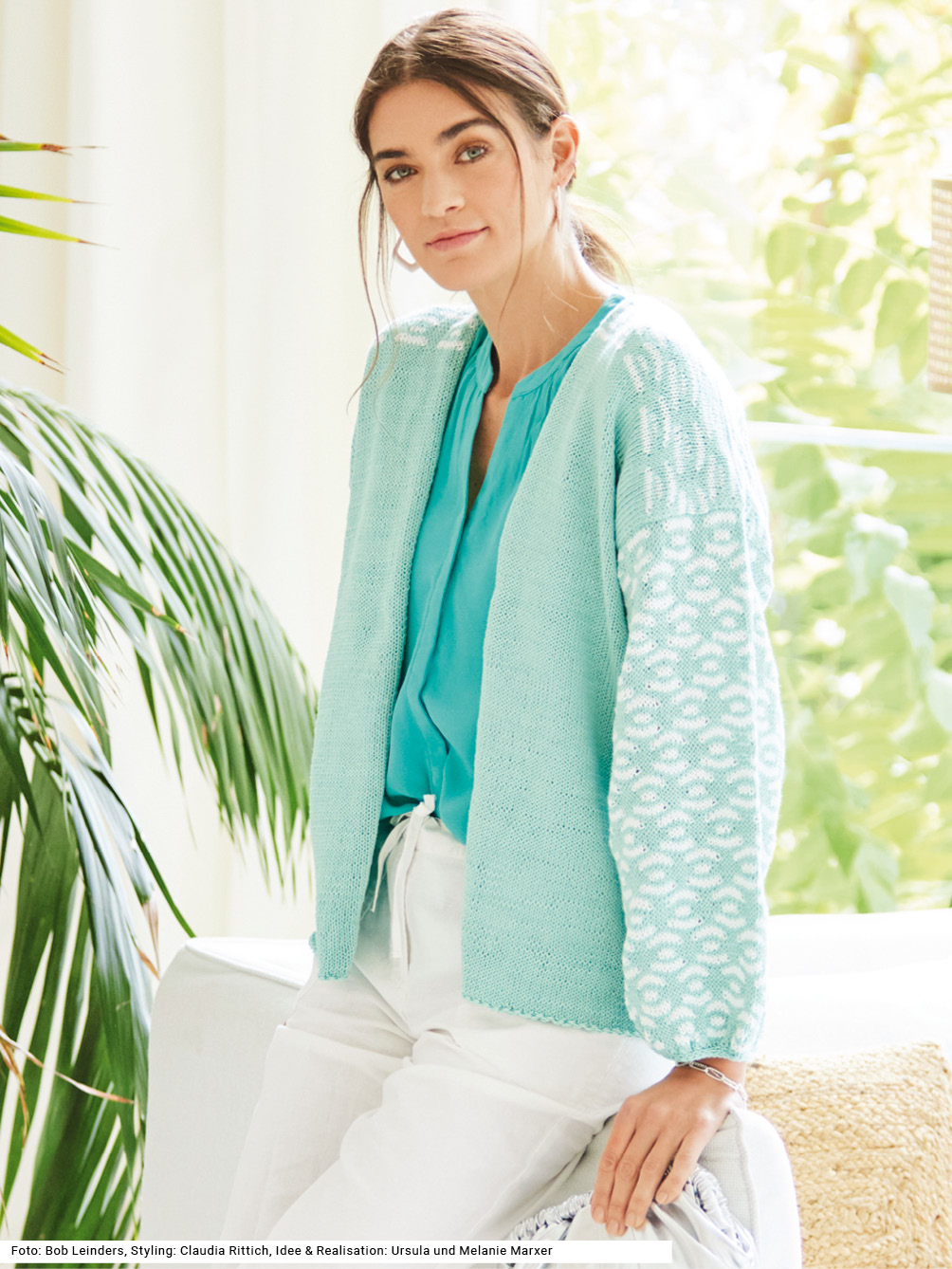 Modellansicht Bild 1: Jacke mit Hebemaschenmuster