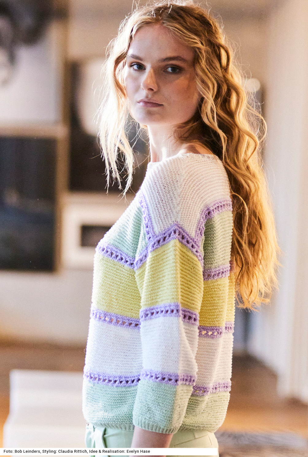 Modellansicht Bild 3: Pulli und Tasche