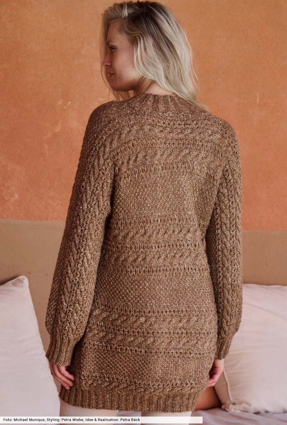Modellansicht Bild 5: Meliertes Strickkleid
