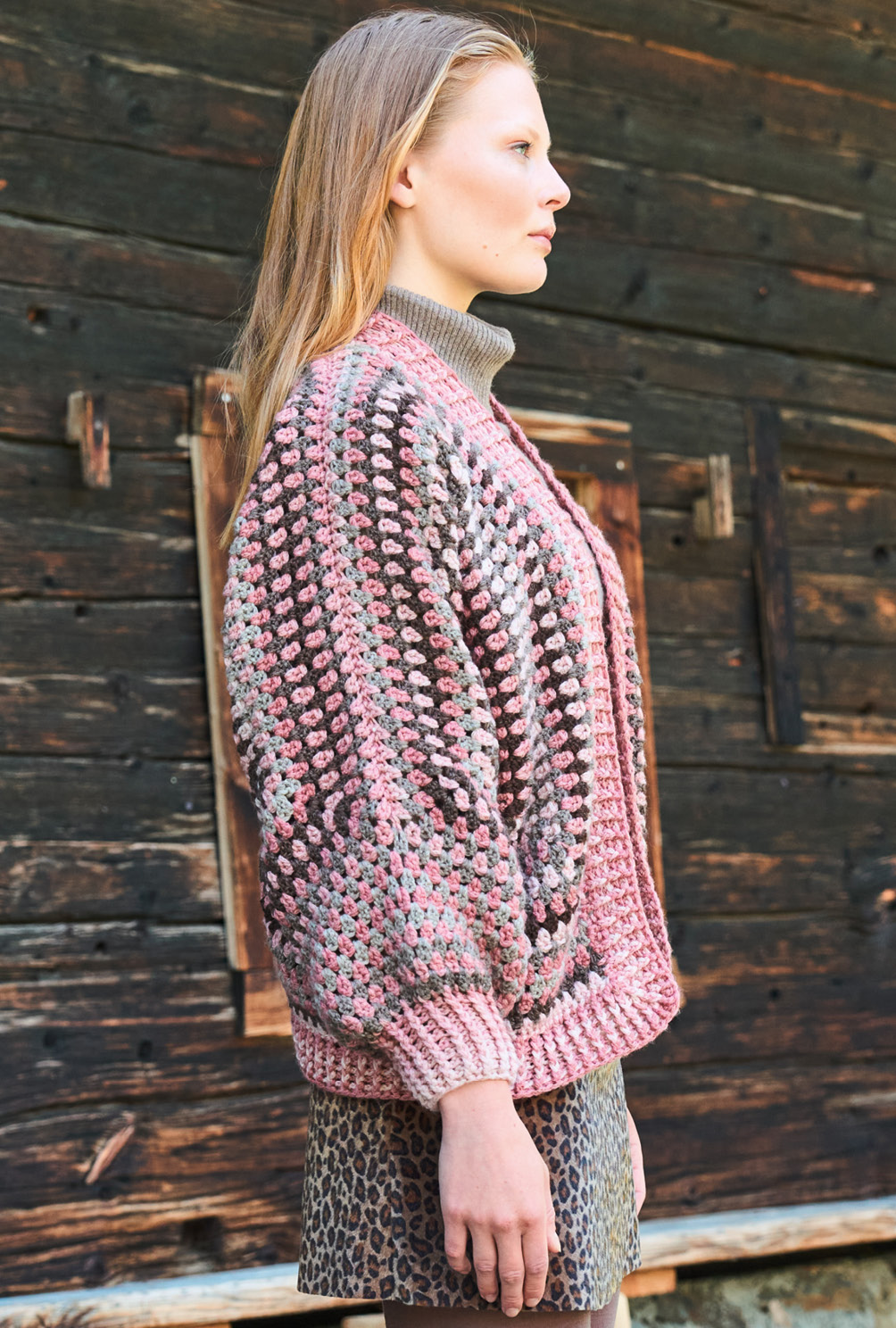 Modellansicht Bild 5: Jacke aus Reliefstäbchen