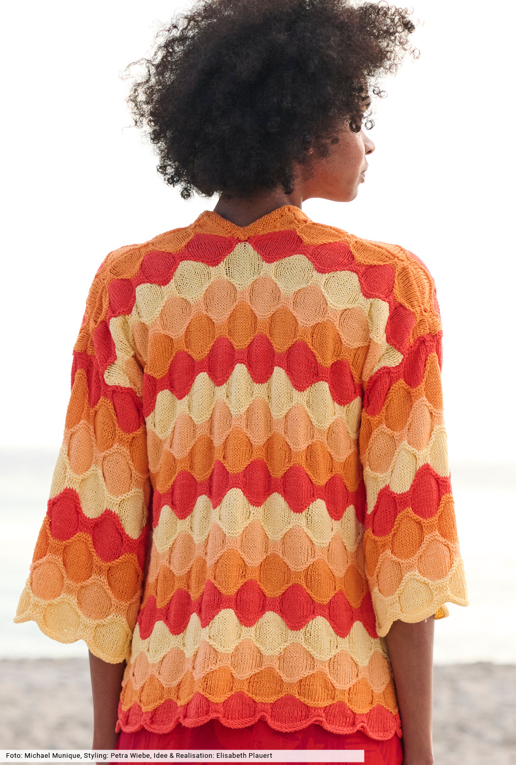 Modellansicht Bild 5: Jacke im Hebemaschenmuster