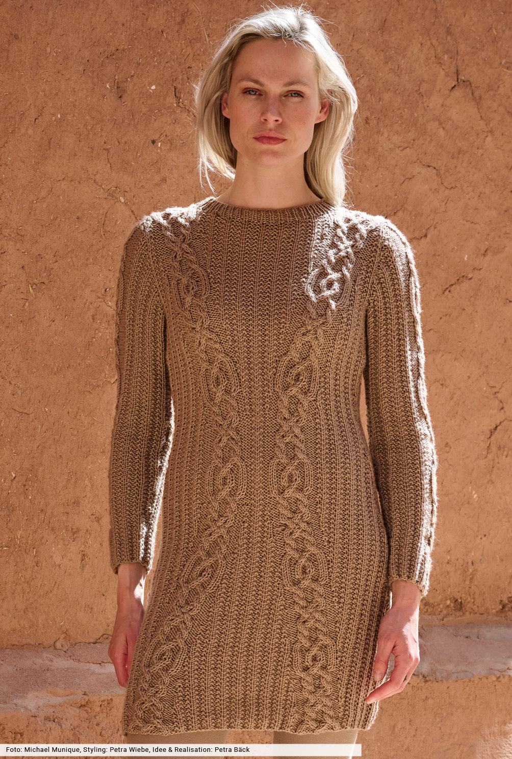 Modellansicht Bild 2: Kleid mit Rippen und Zöpfen