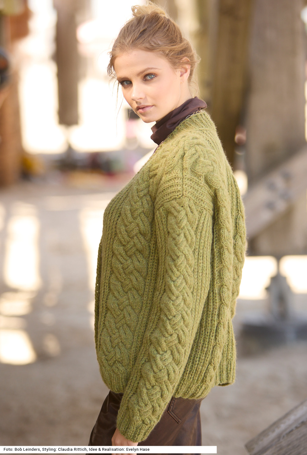 Modellansicht Bild 3: Jacke mit breiten Zöpfen