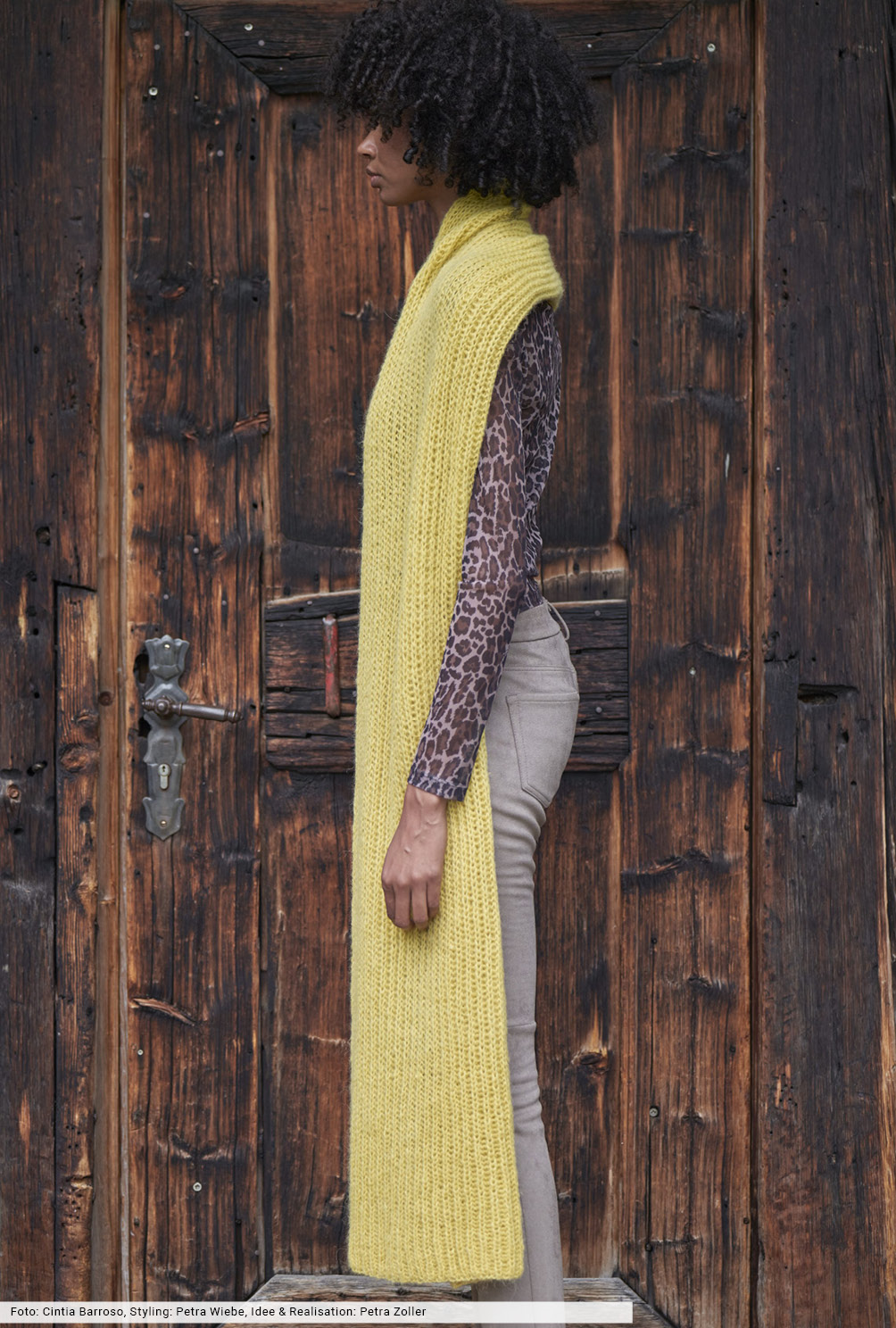 Modellansicht Bild 3: Schal im Rippenmuster