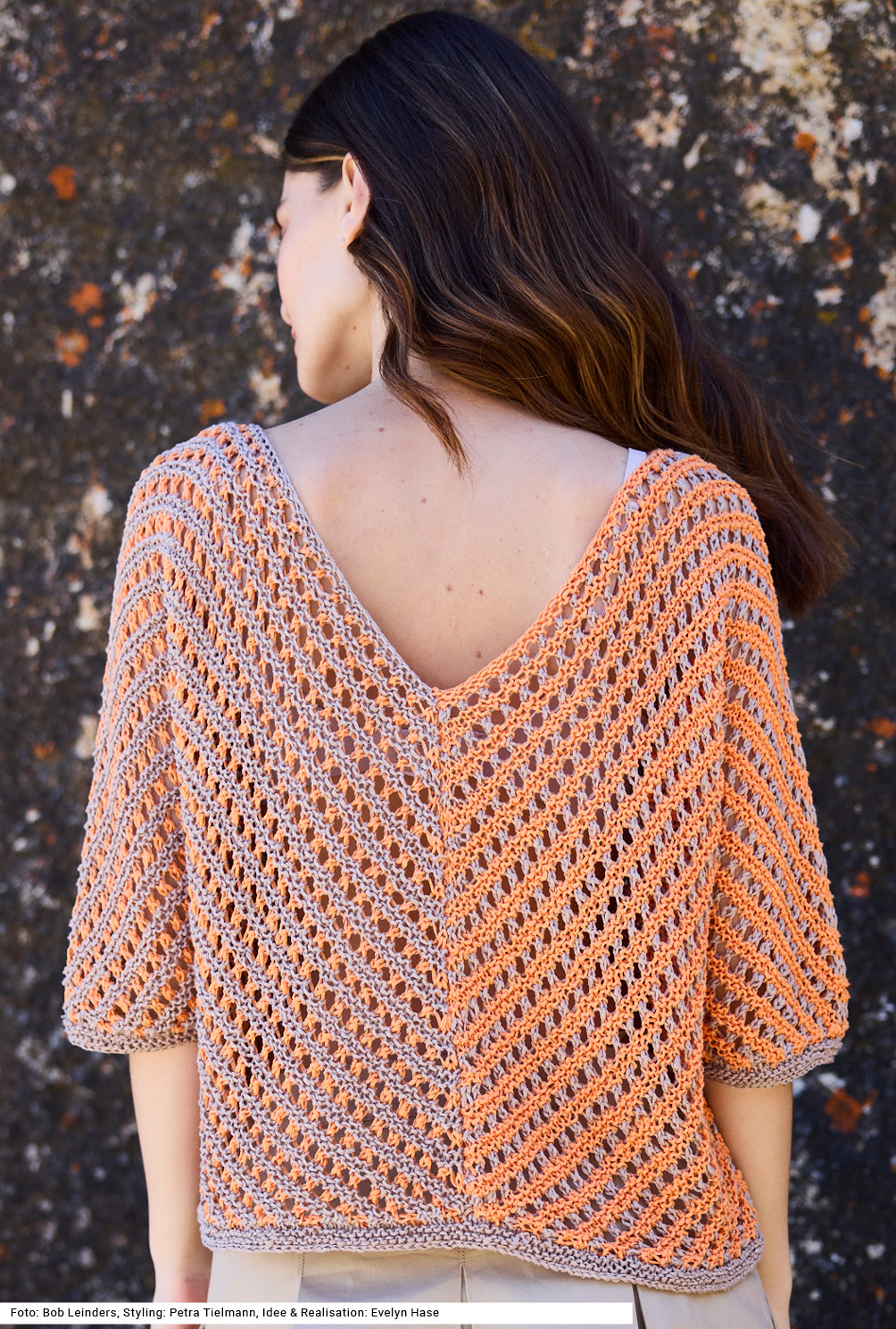 Modellansicht Bild 5: Diagonal gestrickter Pulli