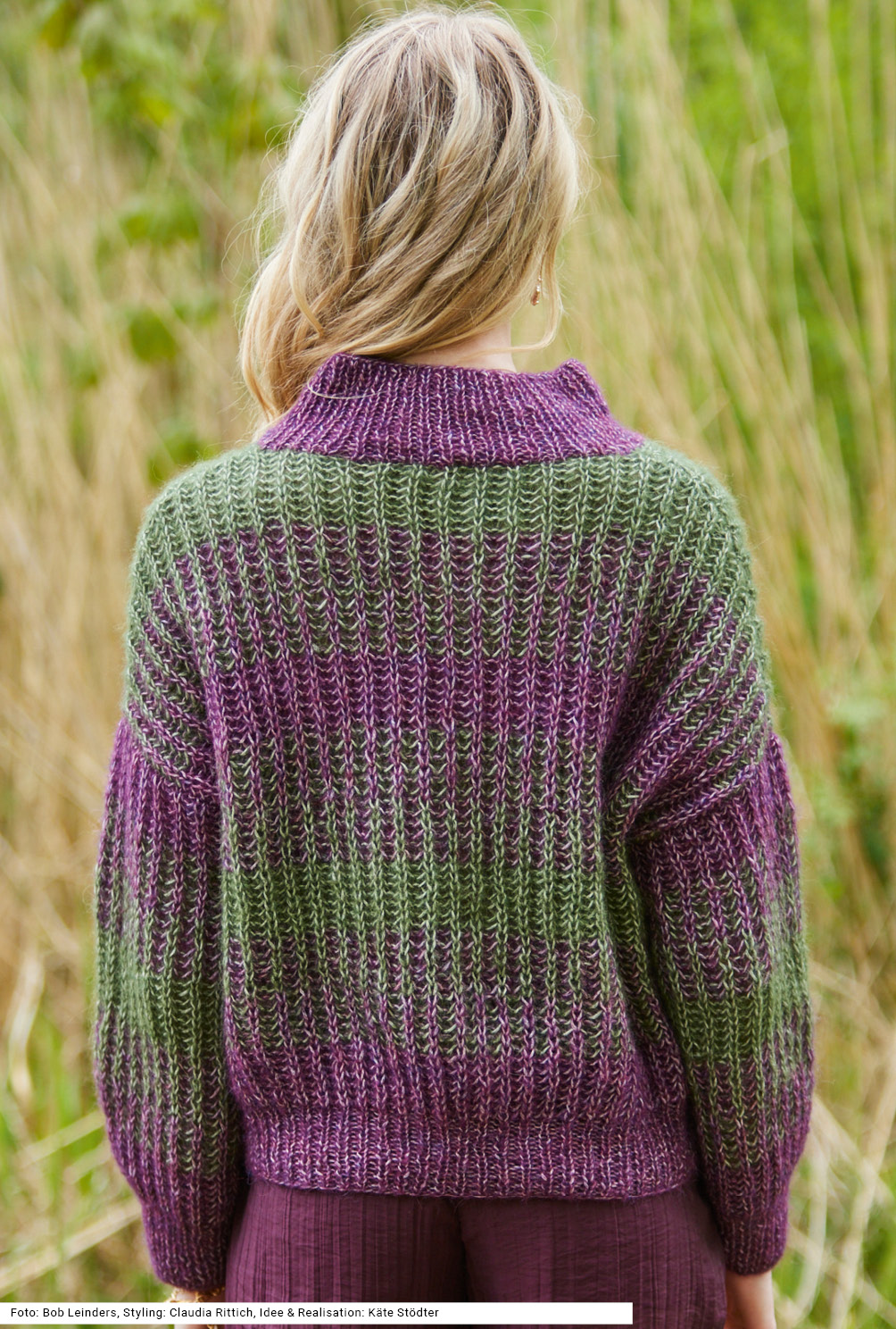 Modellansicht Bild 5: Pulli mit zweifarbigem Patent in Brombeer und Oliv