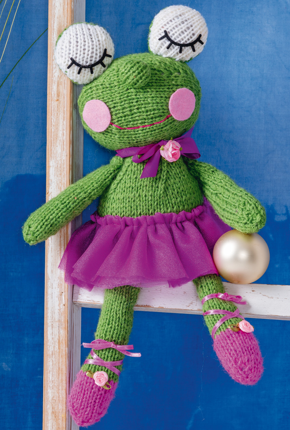 Modellansicht Bild 4: Verliebte Kuschelfrösche aus Sockengarn