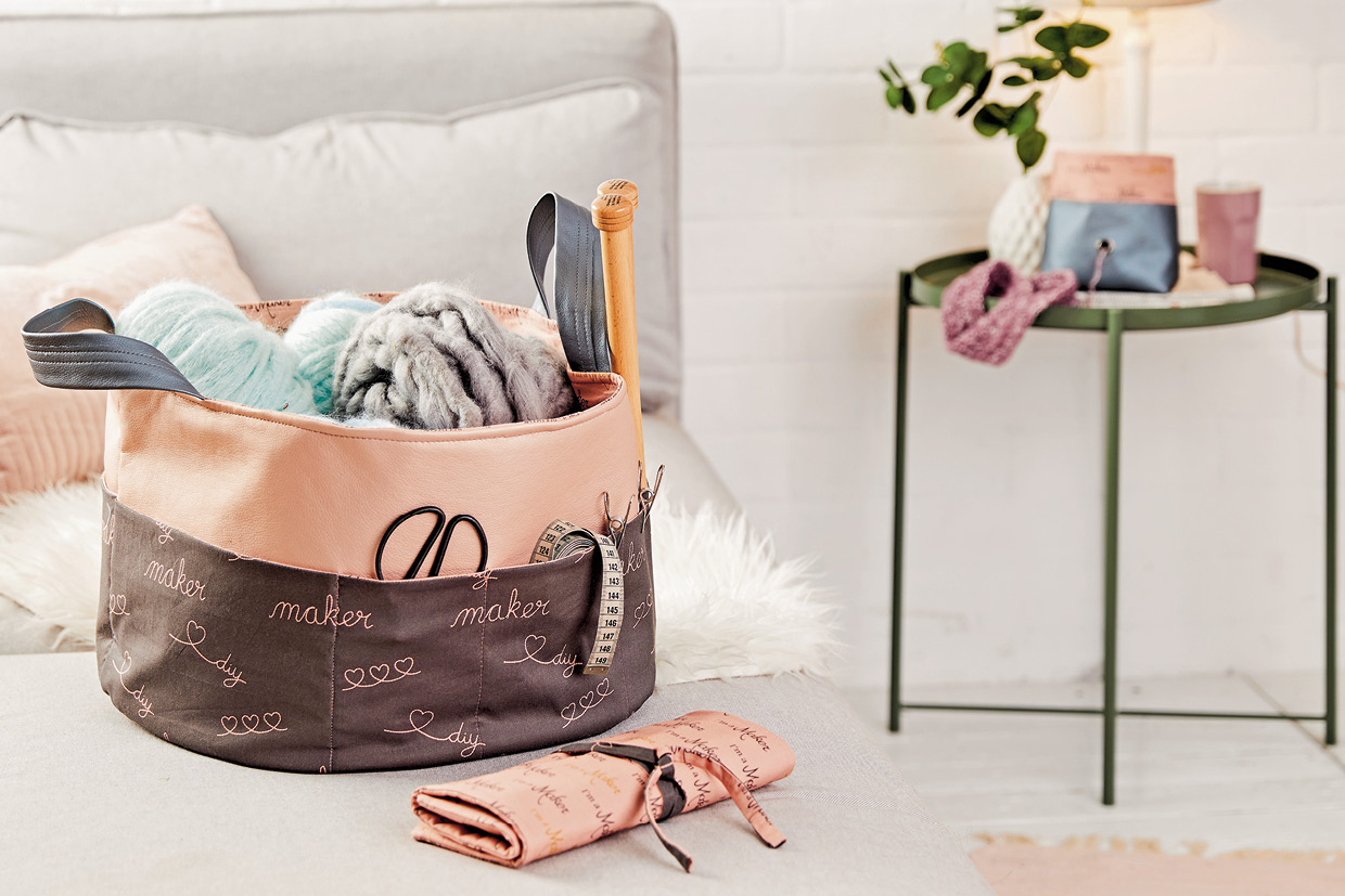Set aus Wollkörbchen-Duo mit Garnaufnehmer und Nadelmappe Modellansicht Bild 1: Set aus Wollkörbchen-Duo mit Garnaufnehmer und Nadelmappe