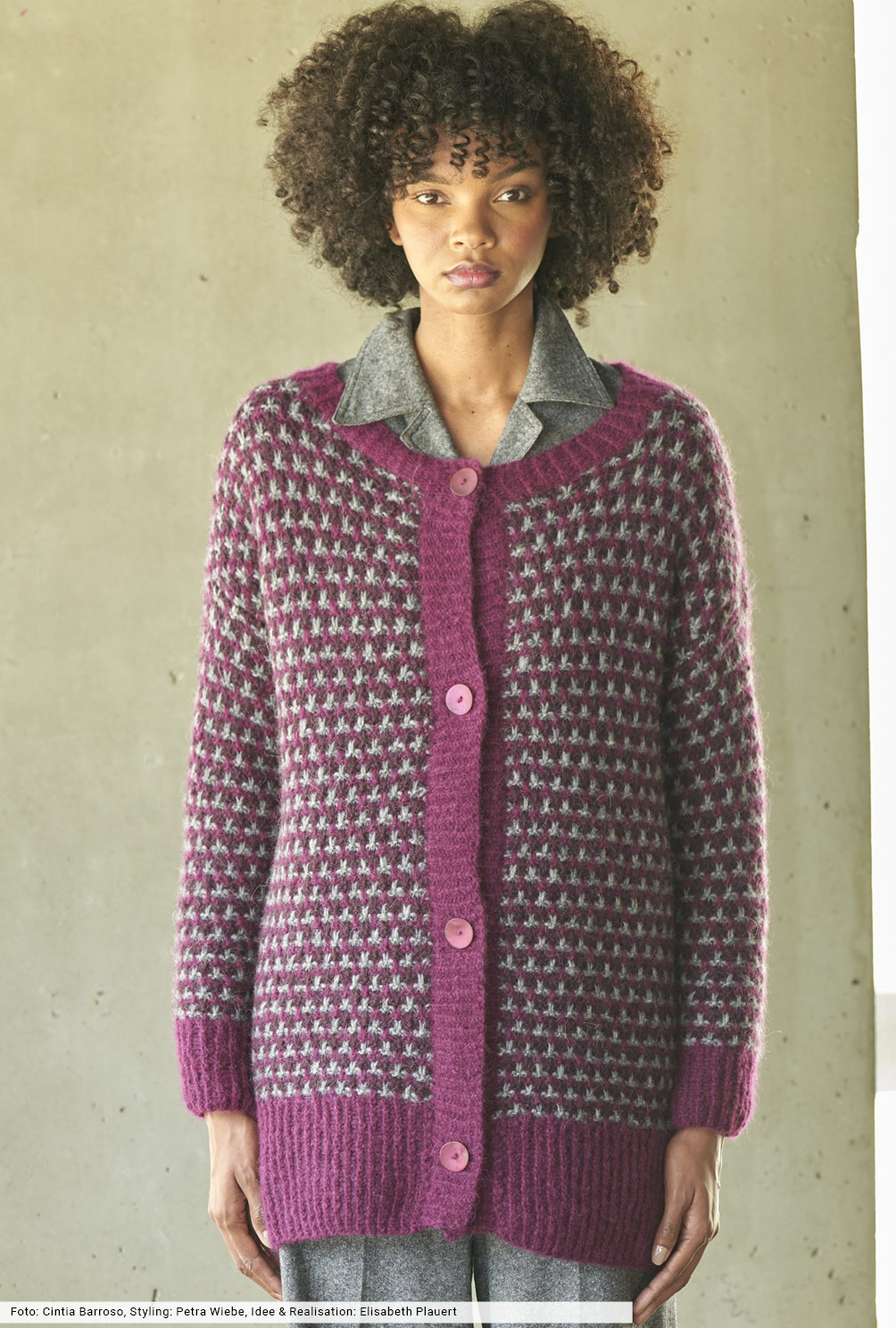 Modellansicht Bild 2: Jacke im Hebemaschen-Muster