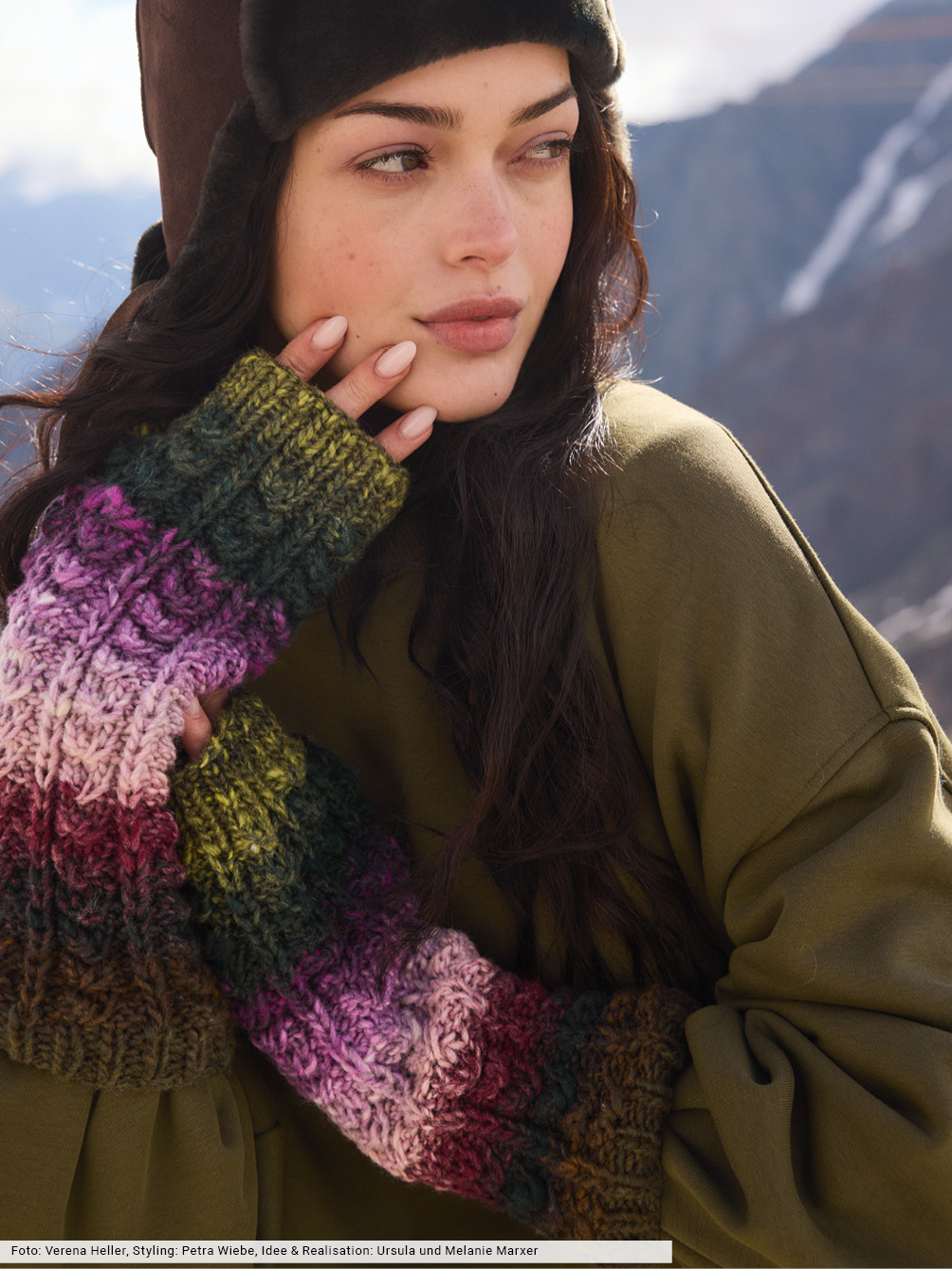 Modellansicht Bild 1: Handstulpen mit prägnanten Fantasiemuster