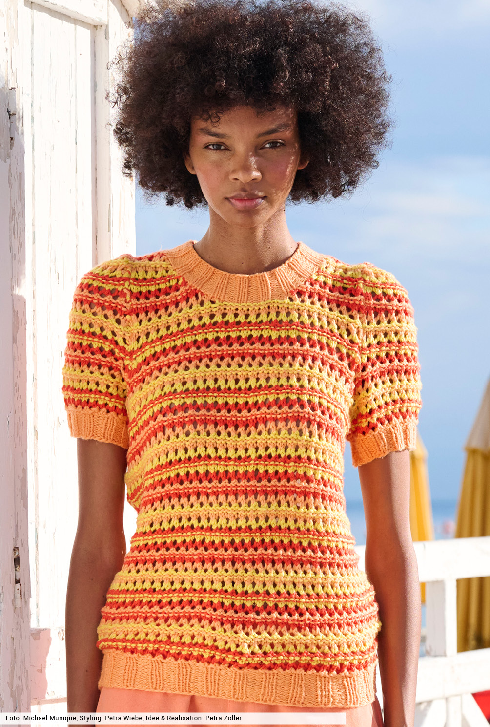 Modellansicht Bild 2: Gestreiftes Kurzarm-Shirt