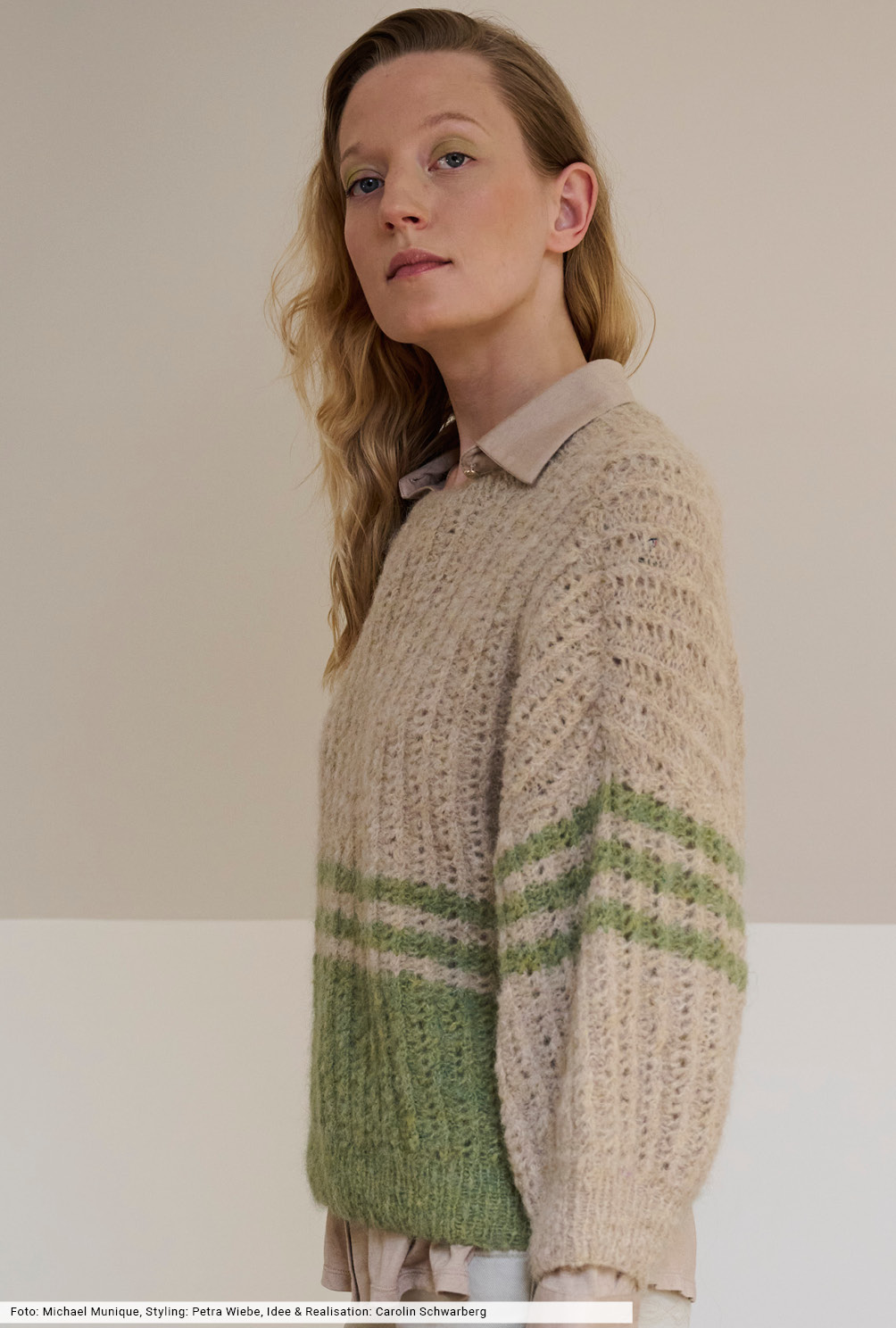 Modellansicht Bild 3: Pulli im Rippen-Lochmuster