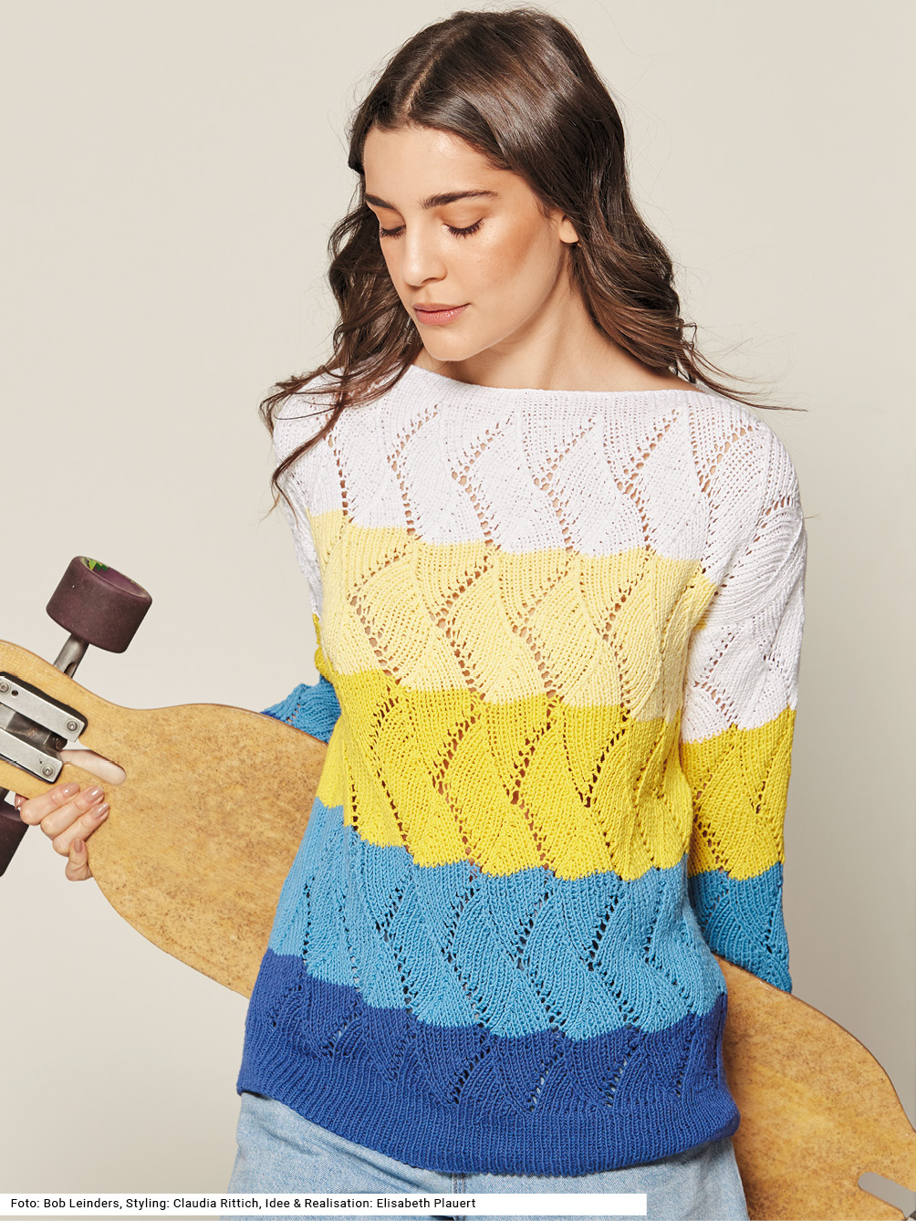 Modellansicht Bild 1: Pullover mit Ajourmuster