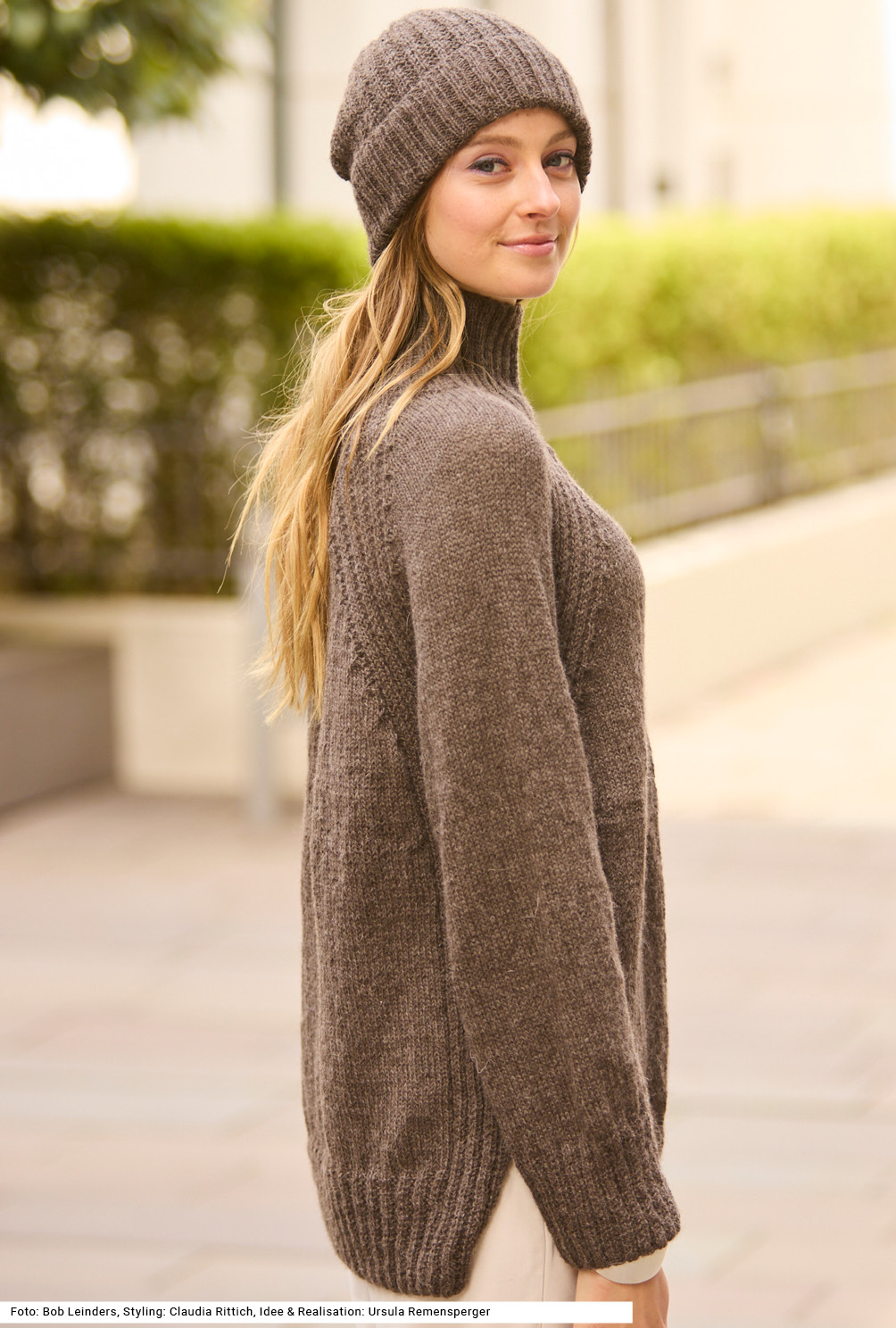 Modellansicht Bild 4: Raglanpullover und Mütze